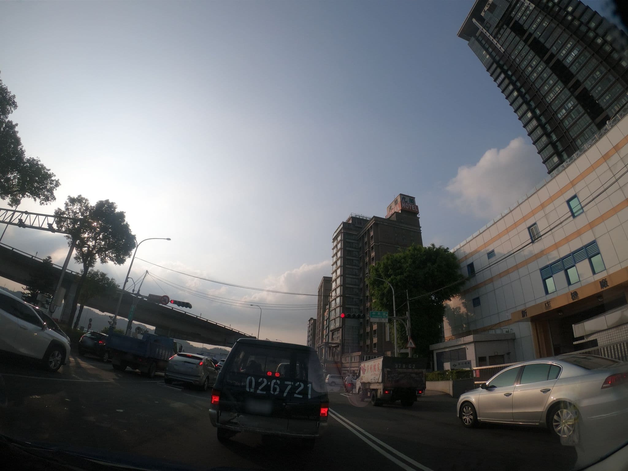 Street view near 九阁商务旅馆, Banqiao — © heretpe2019 (CC BY-SA · Mapillary)