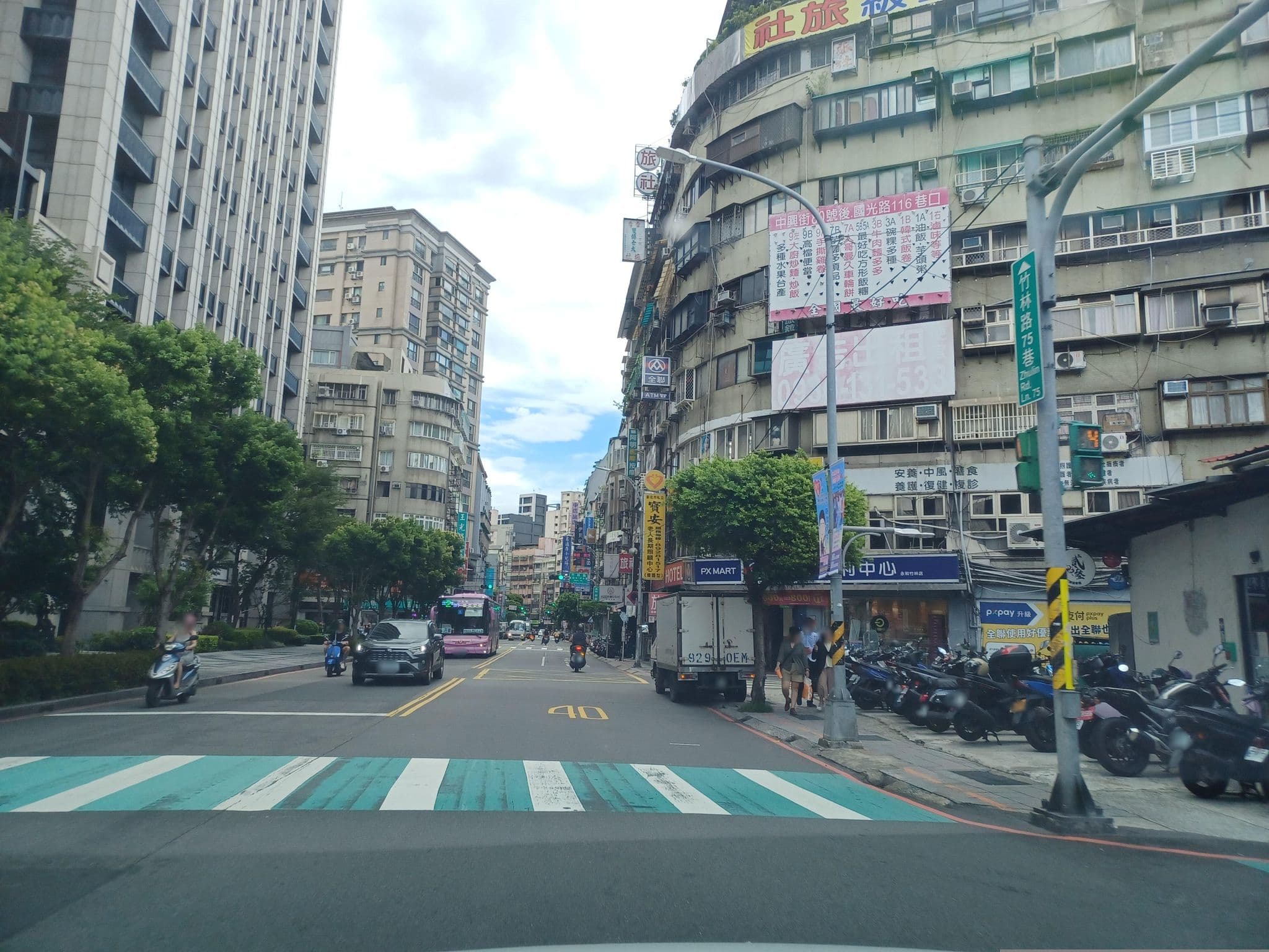 Street view near 香香大旅社, Taipei — © lisbethw1130 (CC BY-SA · Mapillary)
