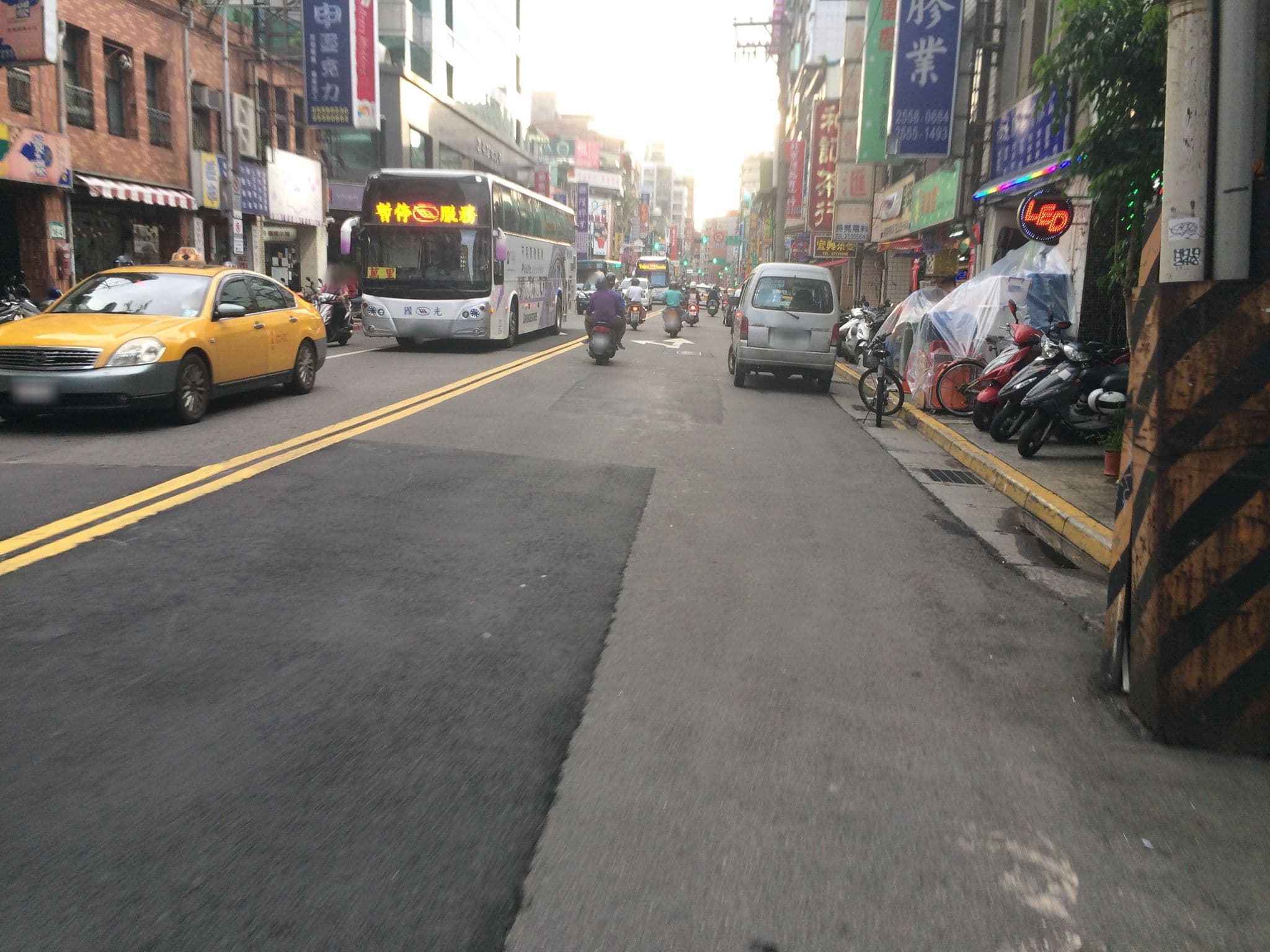 Street view near Metro Hostel, Taipei — © shangkuanlc (CC BY-SA · Mapillary)