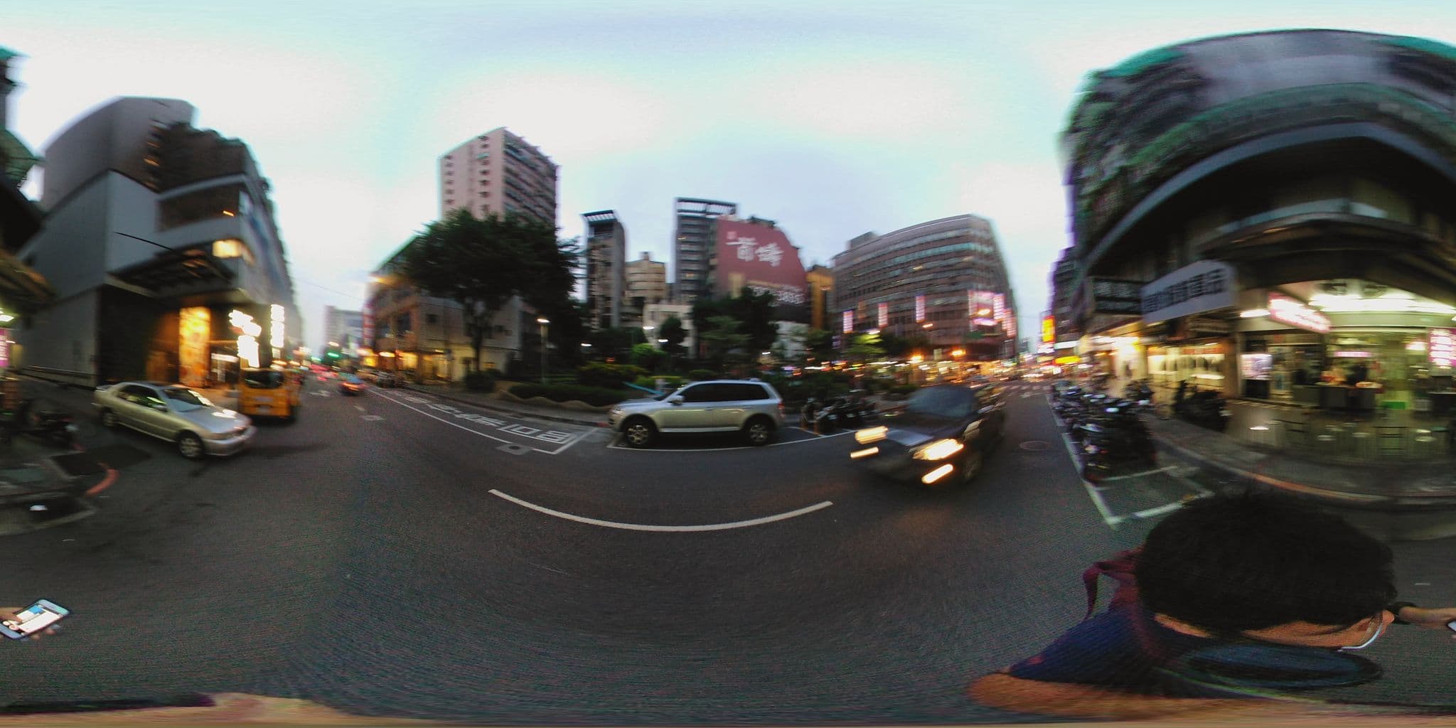 Street view near 皇時行館 Royal Hours Deluxe Inn, Taipei — © shangkuanlc (CC BY-SA · Mapillary)