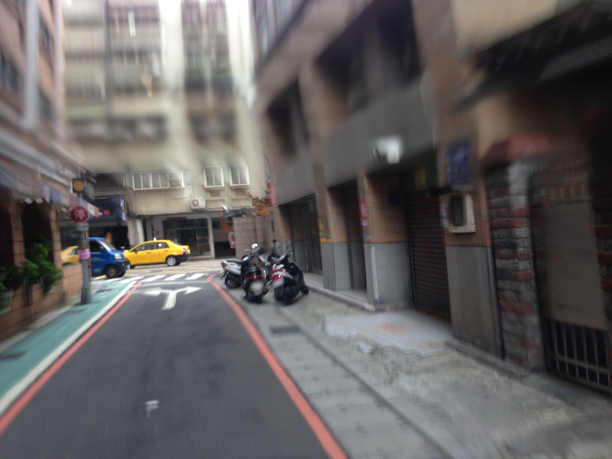 Street view near 統一大飯店 Unite Hotel, Taipei — © shangkuanlc (CC BY-SA · Mapillary)