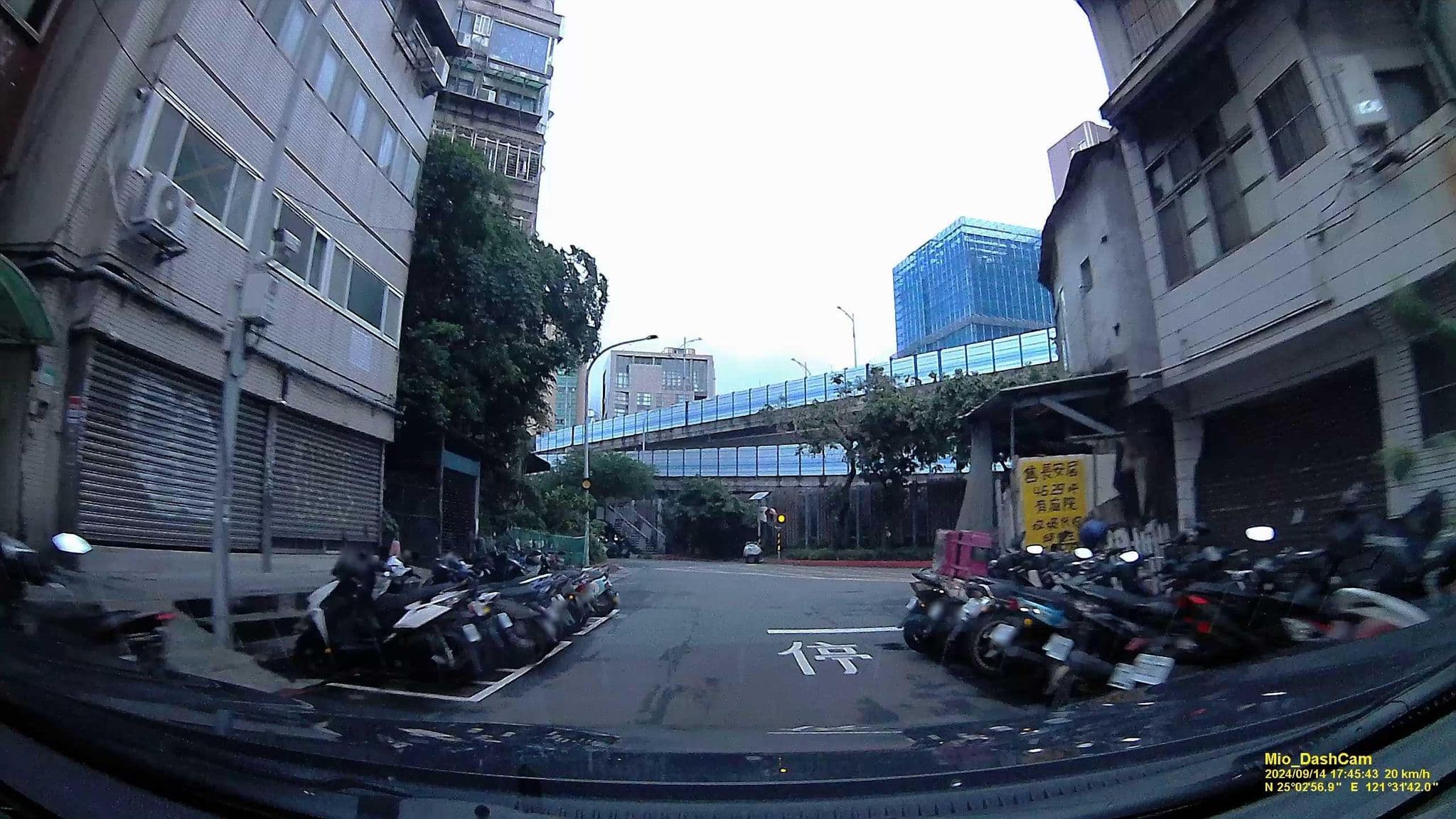 Street view near Hao Zhu Inn, Taipei — © hcyen (CC BY-SA · Mapillary)