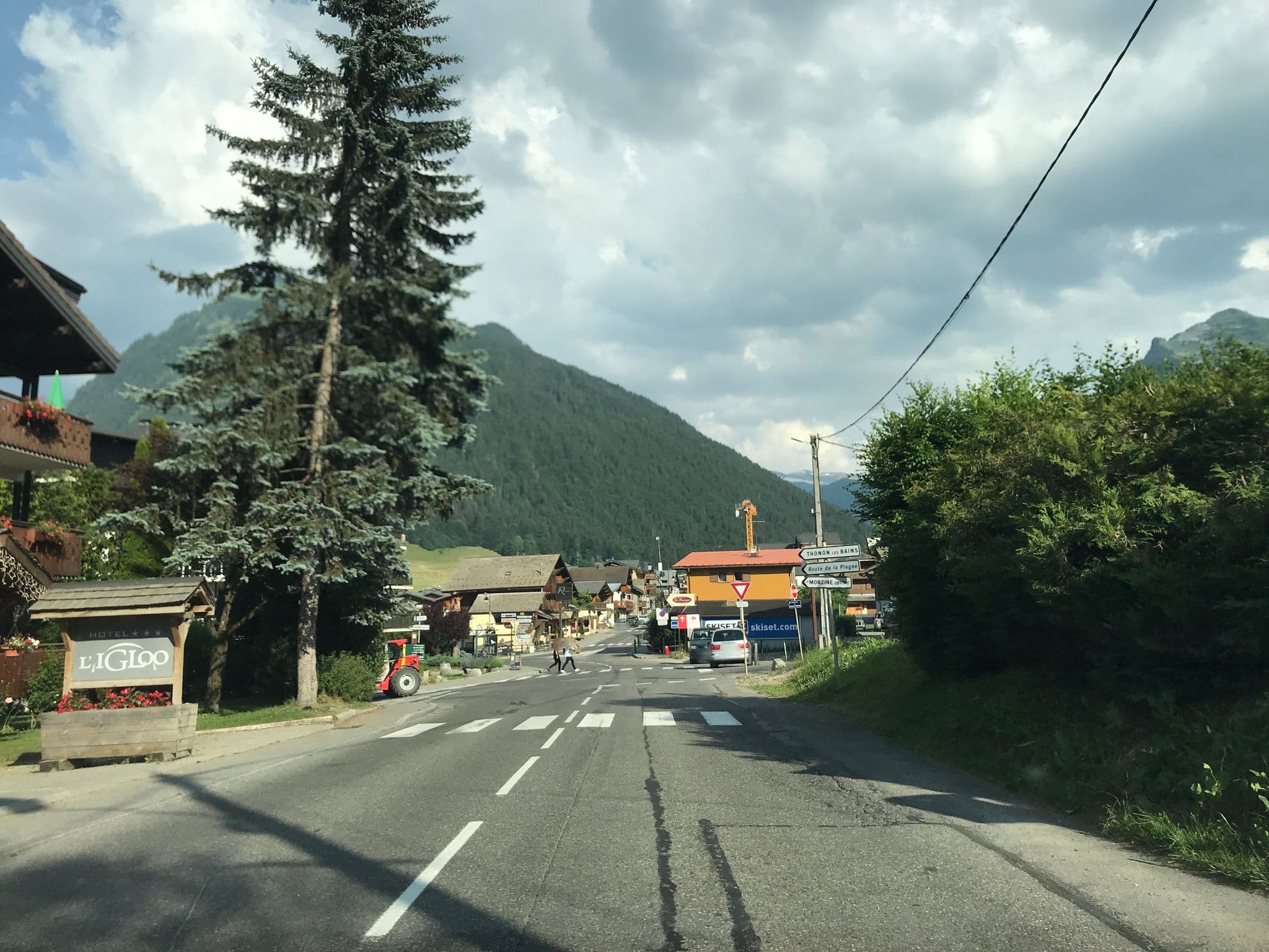 Street view near Igloo, Morzine