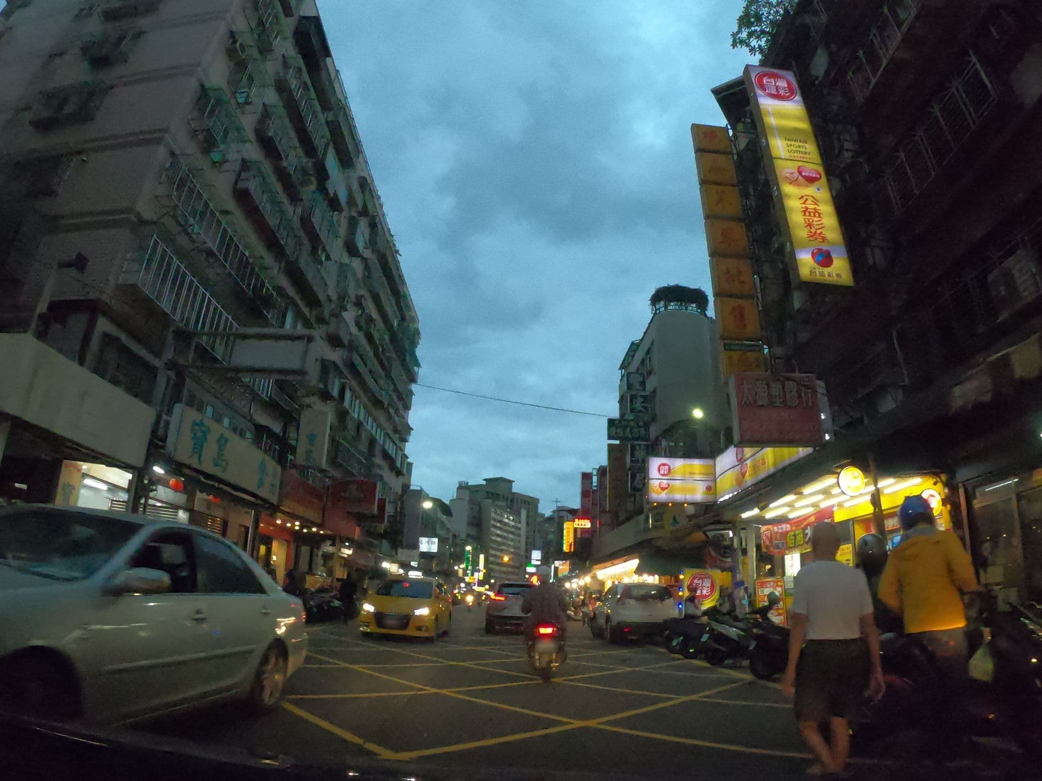 Street view near 勝利園大旅社, Taipei — © heretpe2019 (CC BY-SA · Mapillary)