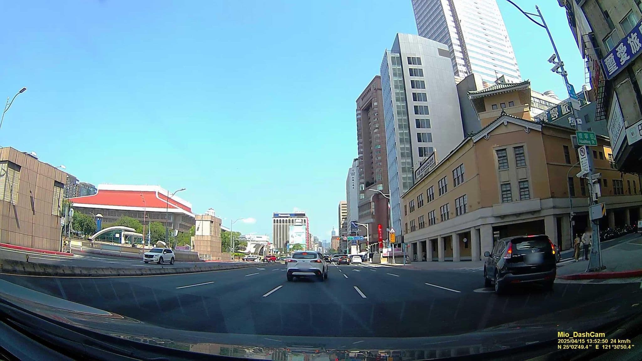Street view near 璽愛旅店 SLove Hotel, Taipei — © hcyen (CC BY-SA · Mapillary)