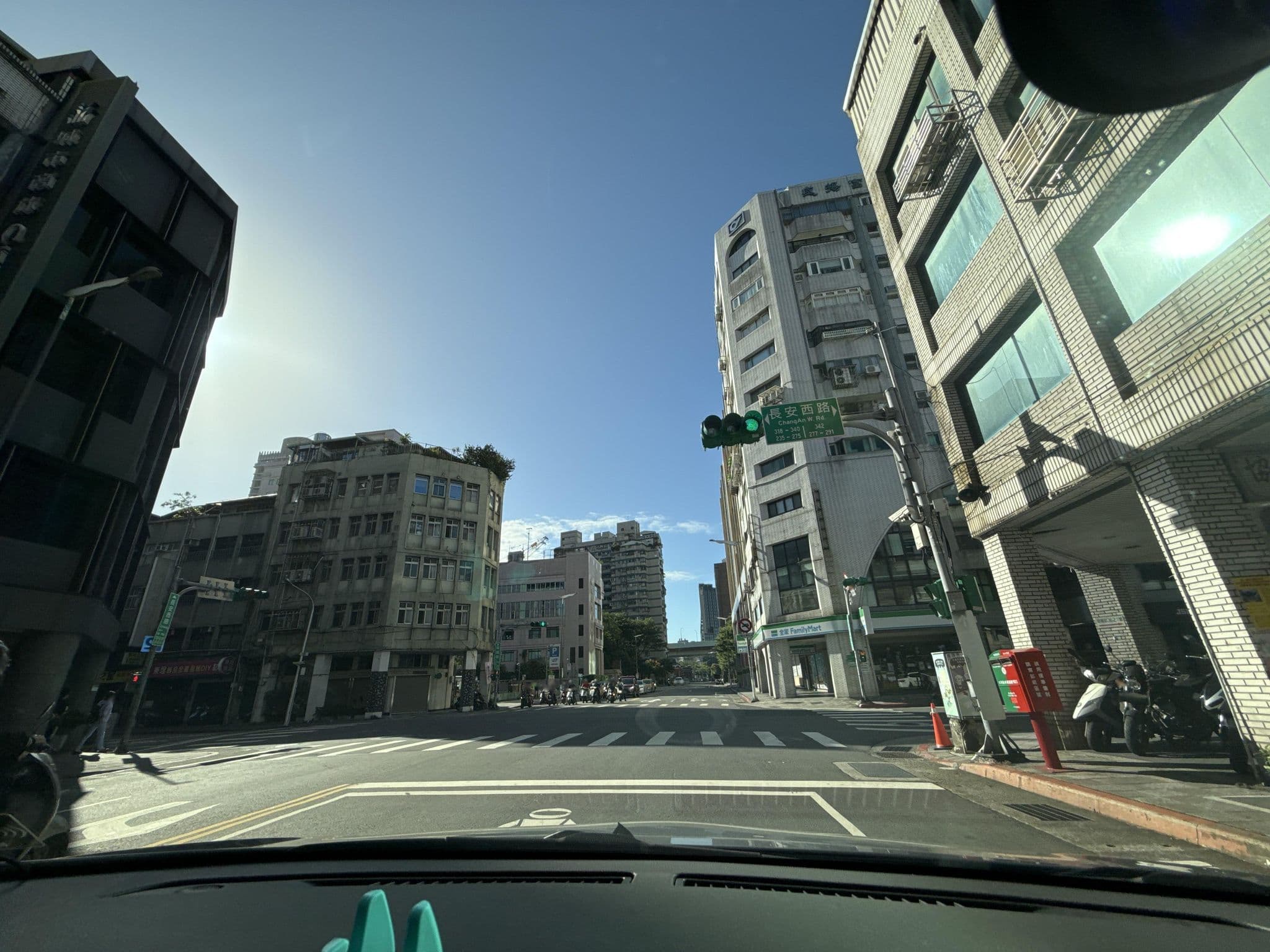 Street view near City Suites Beimen, Taipei — © irvinfly (CC BY-SA · Mapillary)