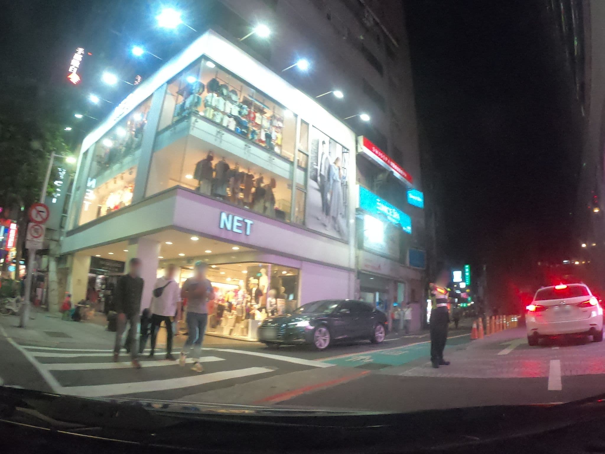 Street view near 天閣酒店台北南西 THE Tango Taipei NanShi, Taipei — © heretpe2019 (CC BY-SA · Mapillary)