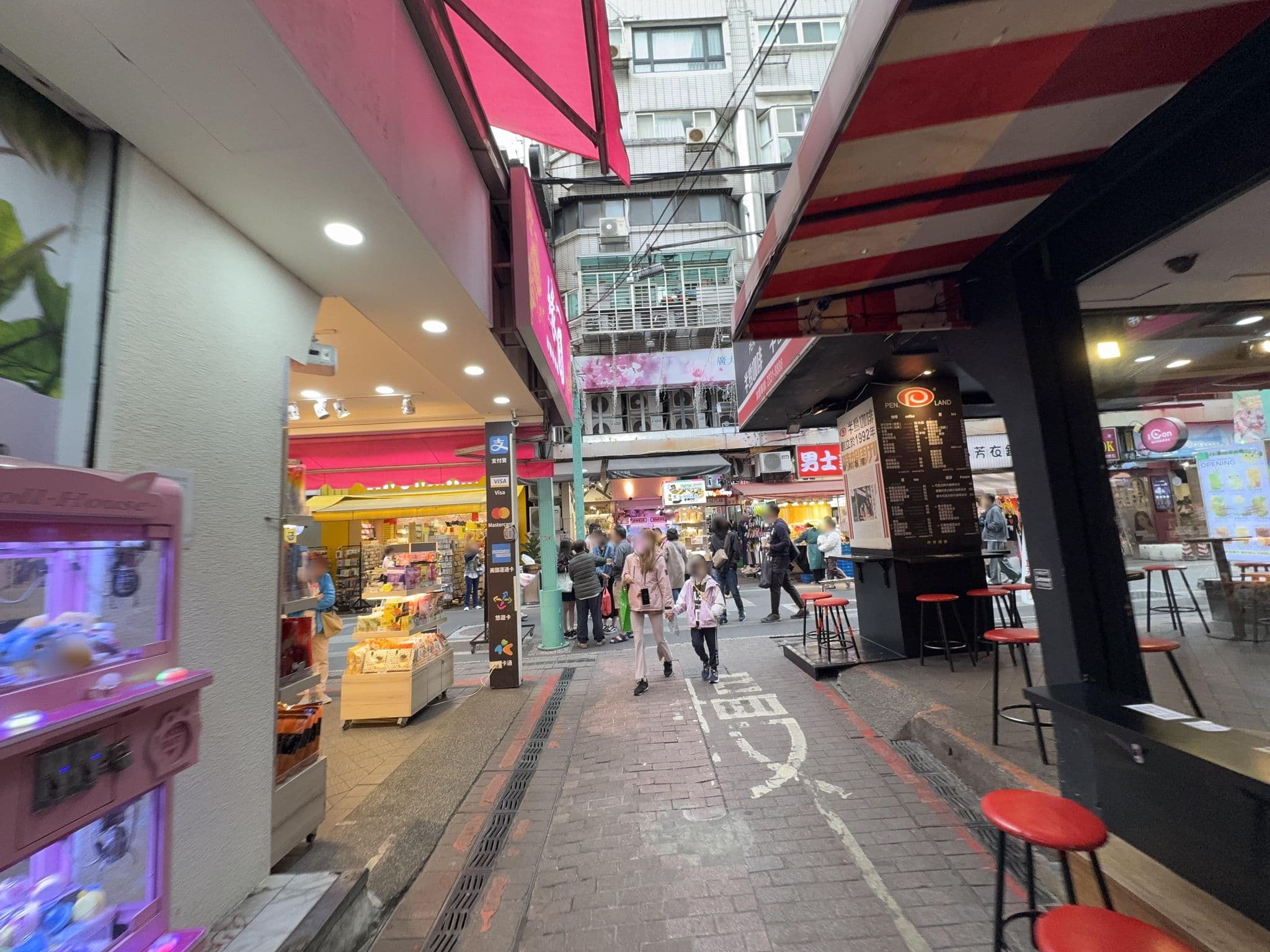 Street view near 西門航棧商旅, Taipei — © filipb (CC BY-SA · Mapillary)