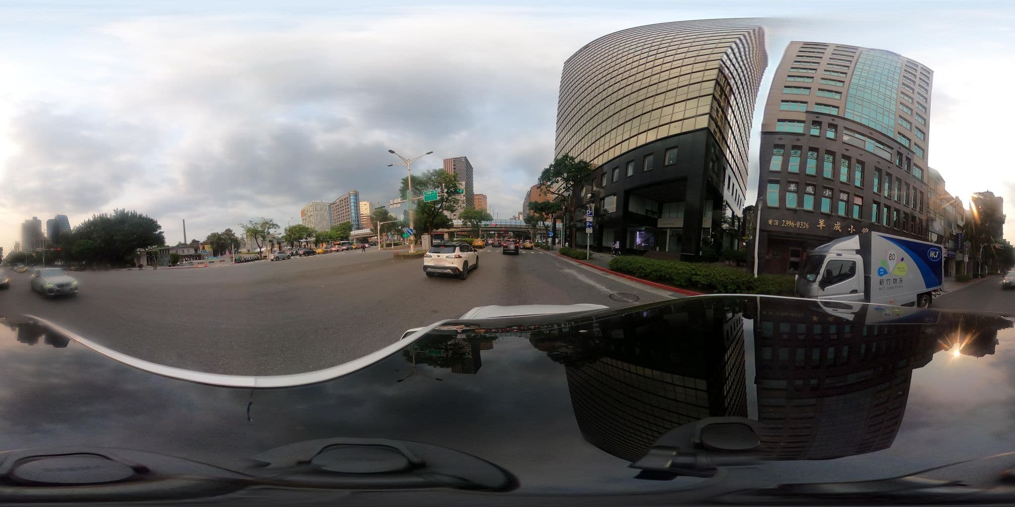 Street view near Homebed Airbnb, Taipei — © lisbethw1130 (CC BY-SA · Mapillary)