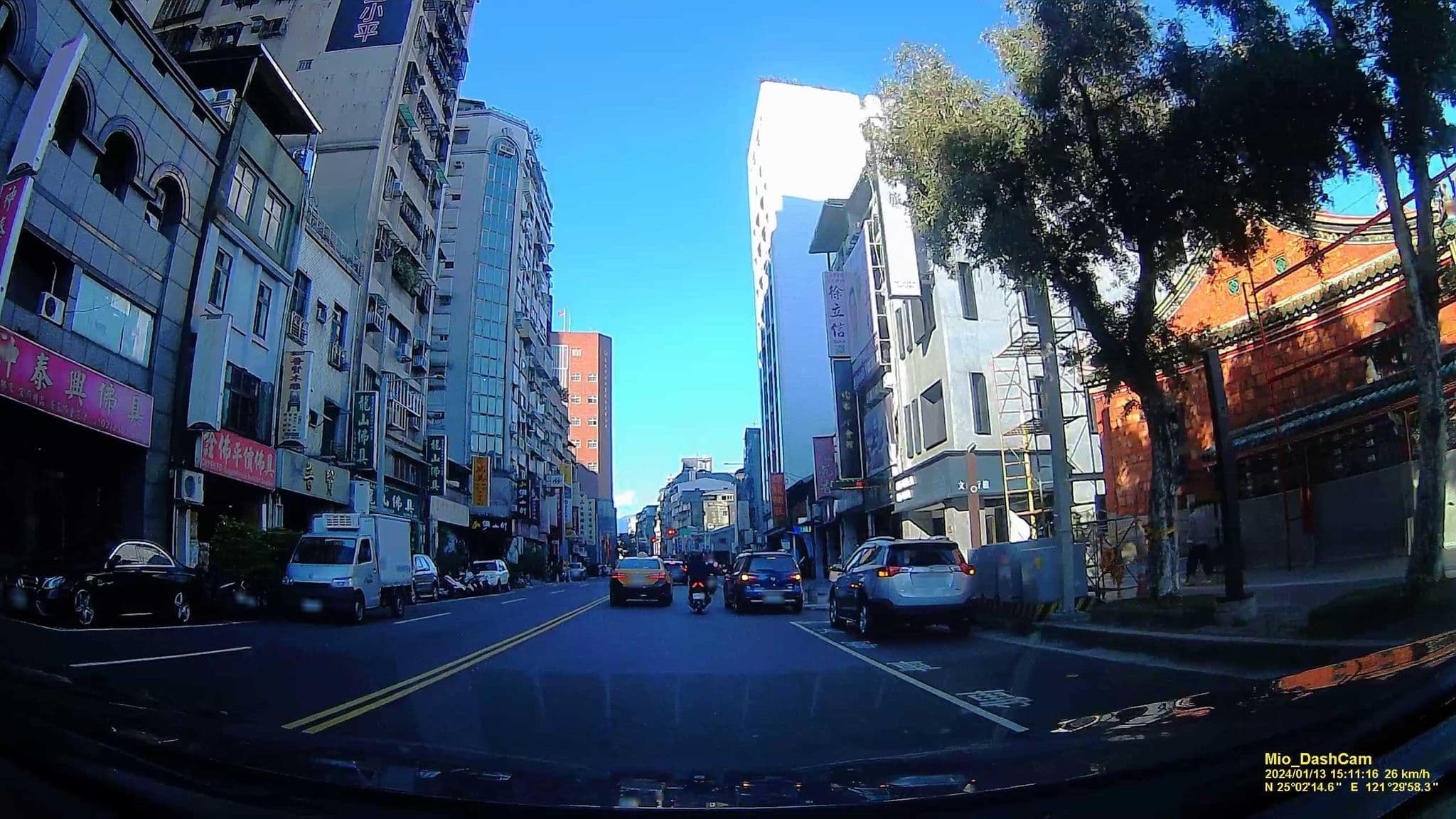 Street view near Monka Hotel, Taipei — © hcyen (CC BY-SA · Mapillary)