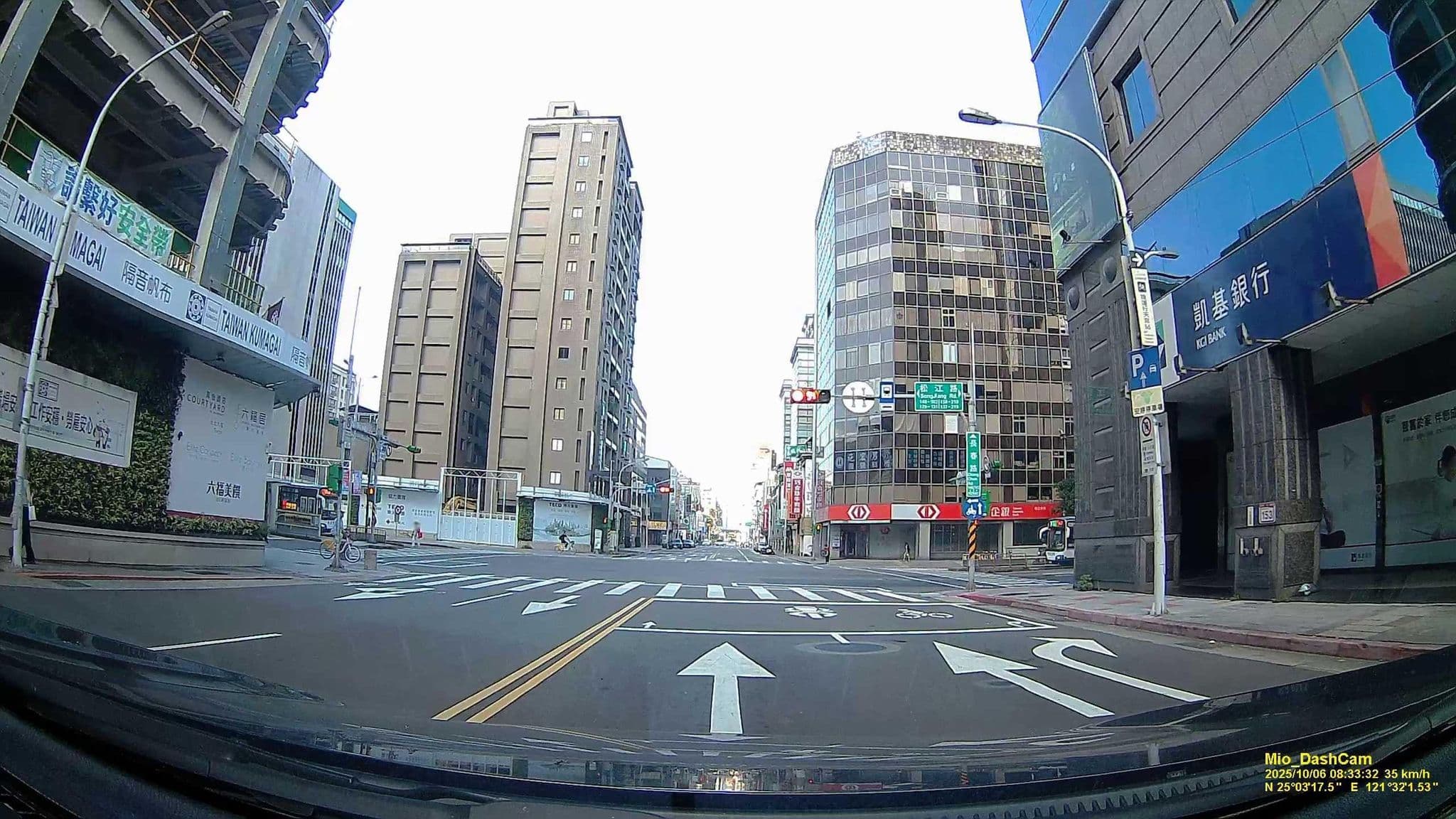 Street view near 六福客棧 The Leofoo Hotel, Taipei — © hcyen (CC BY-SA · Mapillary)