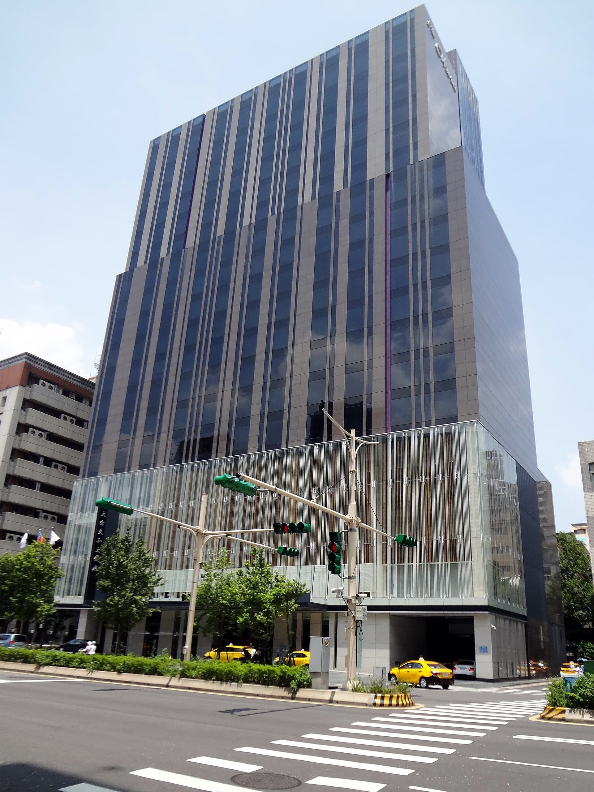 大倉久和大飯店 The Okura Prestige (via Wikimedia Commons, CC BY-SA 4.0)