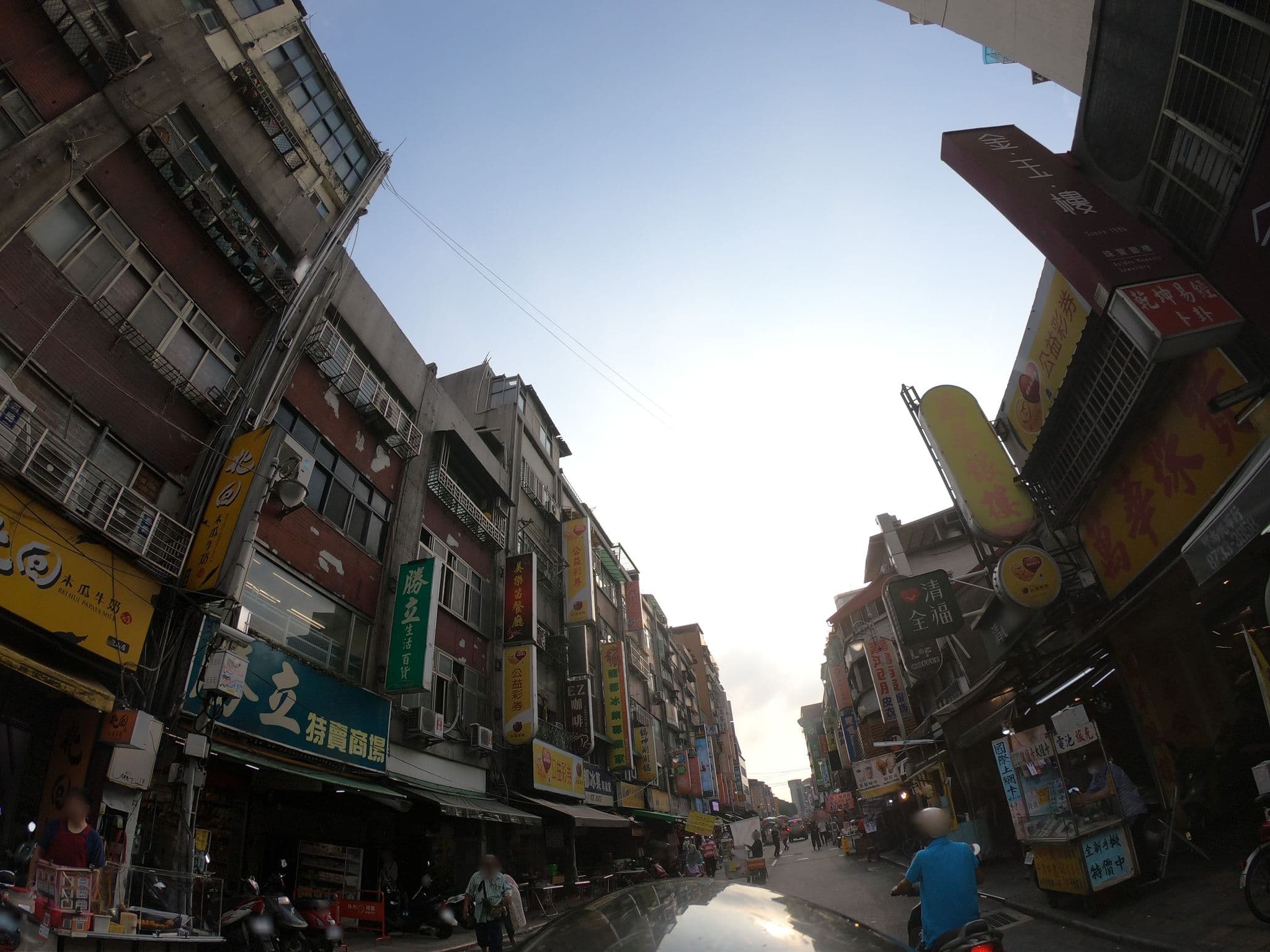 Street view near 乃晶旅社, Taipei — © heretpe2019 (CC BY-SA · Mapillary)