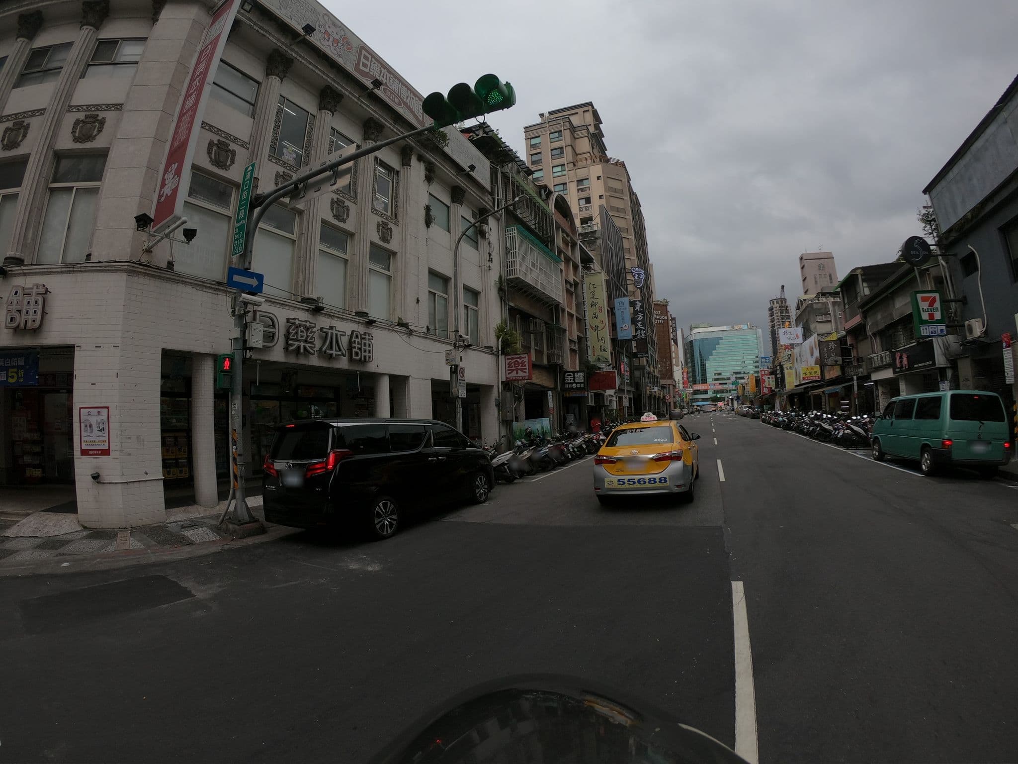 Street view near 西門邑居 EzStay Ximen, Taipei — © heretpe2019 (CC BY-SA · Mapillary)
