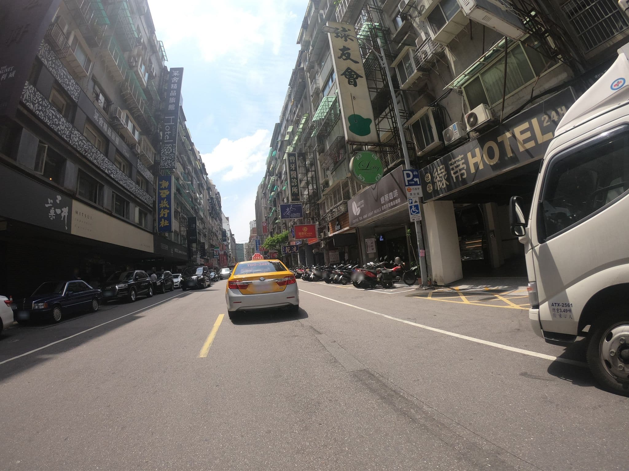 Street view near 盟城旅社, Taipei — © heretpe2019 (CC BY-SA · Mapillary)