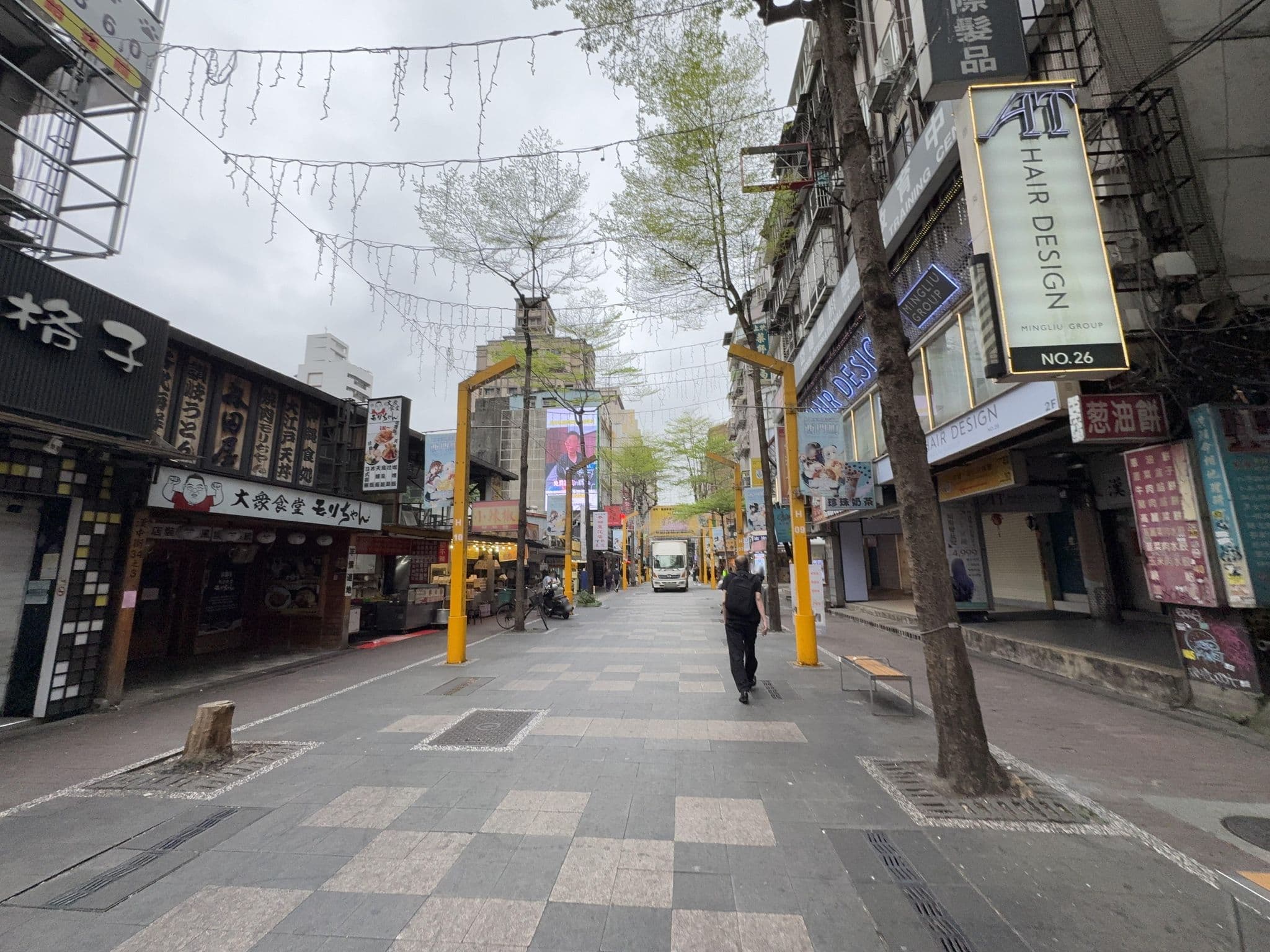 Street view near 疯格公寓, Taipei — © filipb (CC BY-SA · Mapillary)