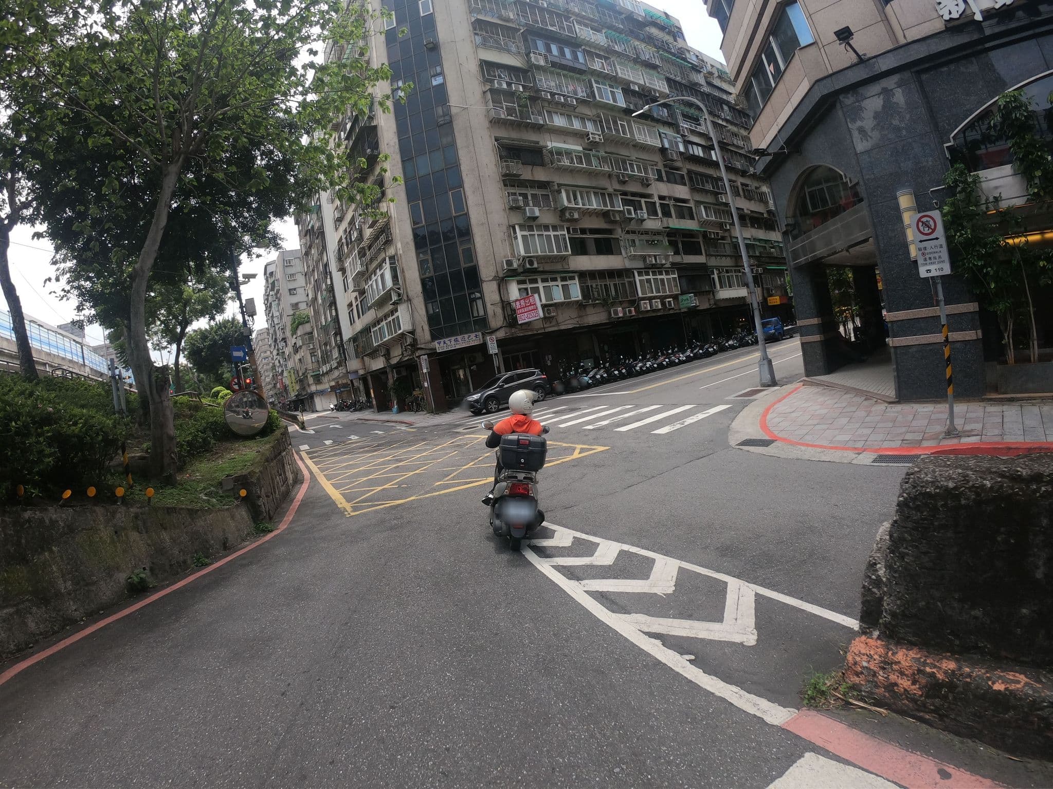 Street view near 新凱商務旅店 Silken Hotel, Taipei — © heretpe2019 (CC BY-SA · Mapillary)