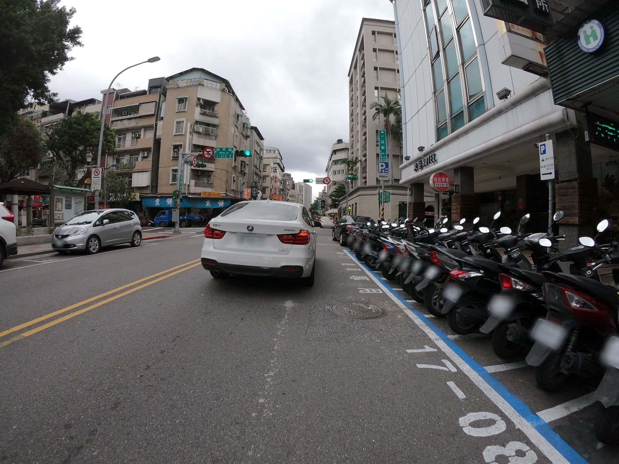 Street view near 東姿商務旅館, Taipei — © heretpe2019 (CC BY-SA · Mapillary)
