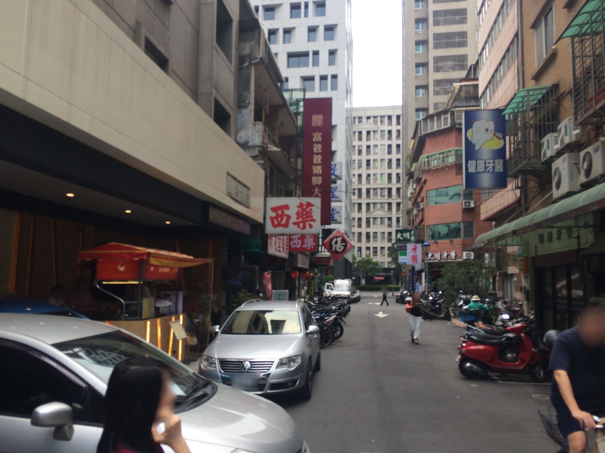 Street view near 東芳蒂旅店, Taipei — © shangkuanlc (CC BY-SA · Mapillary)