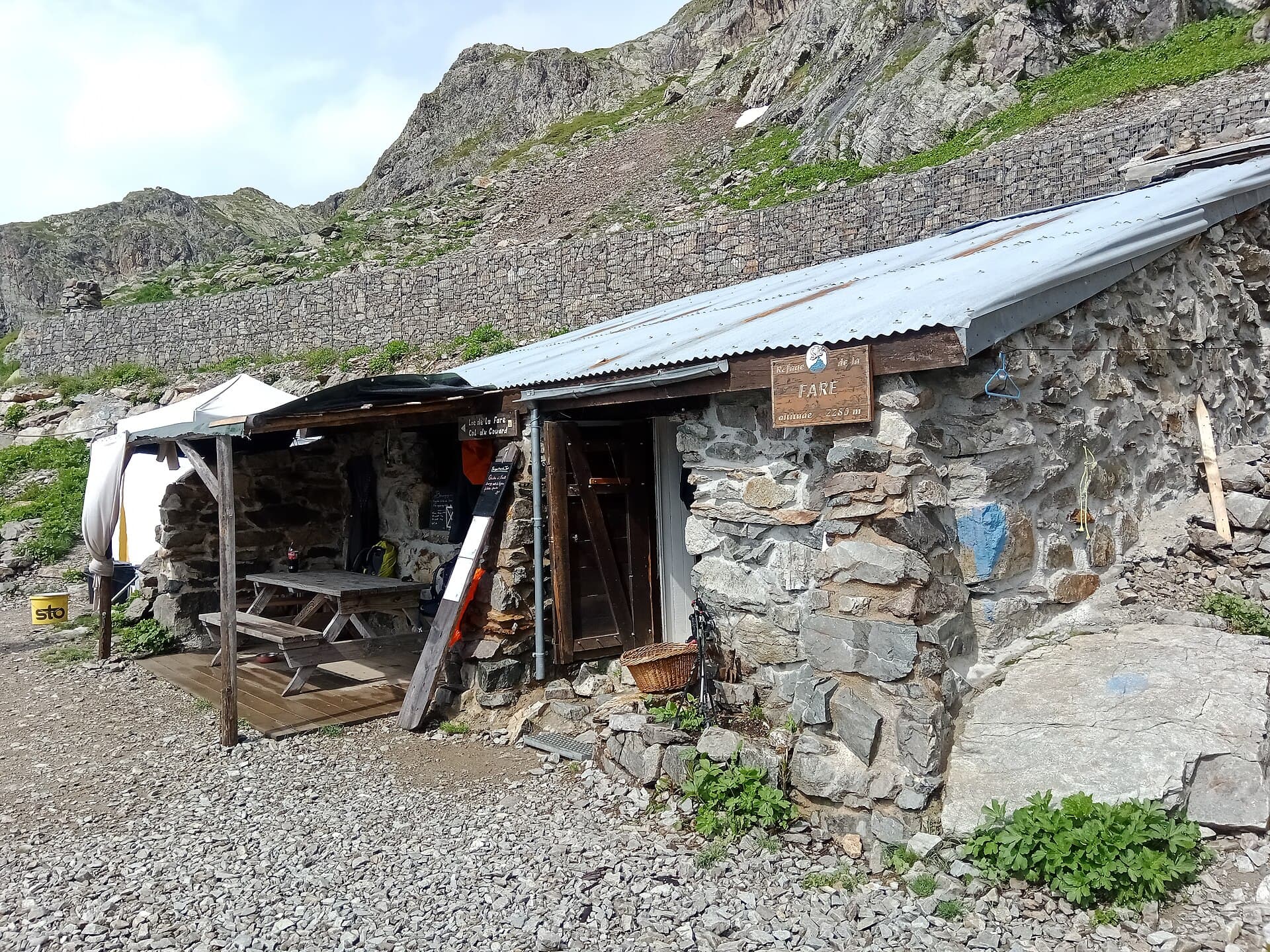 Refuge de la Fare (via Wikimedia Commons, CC BY-SA 4.0)