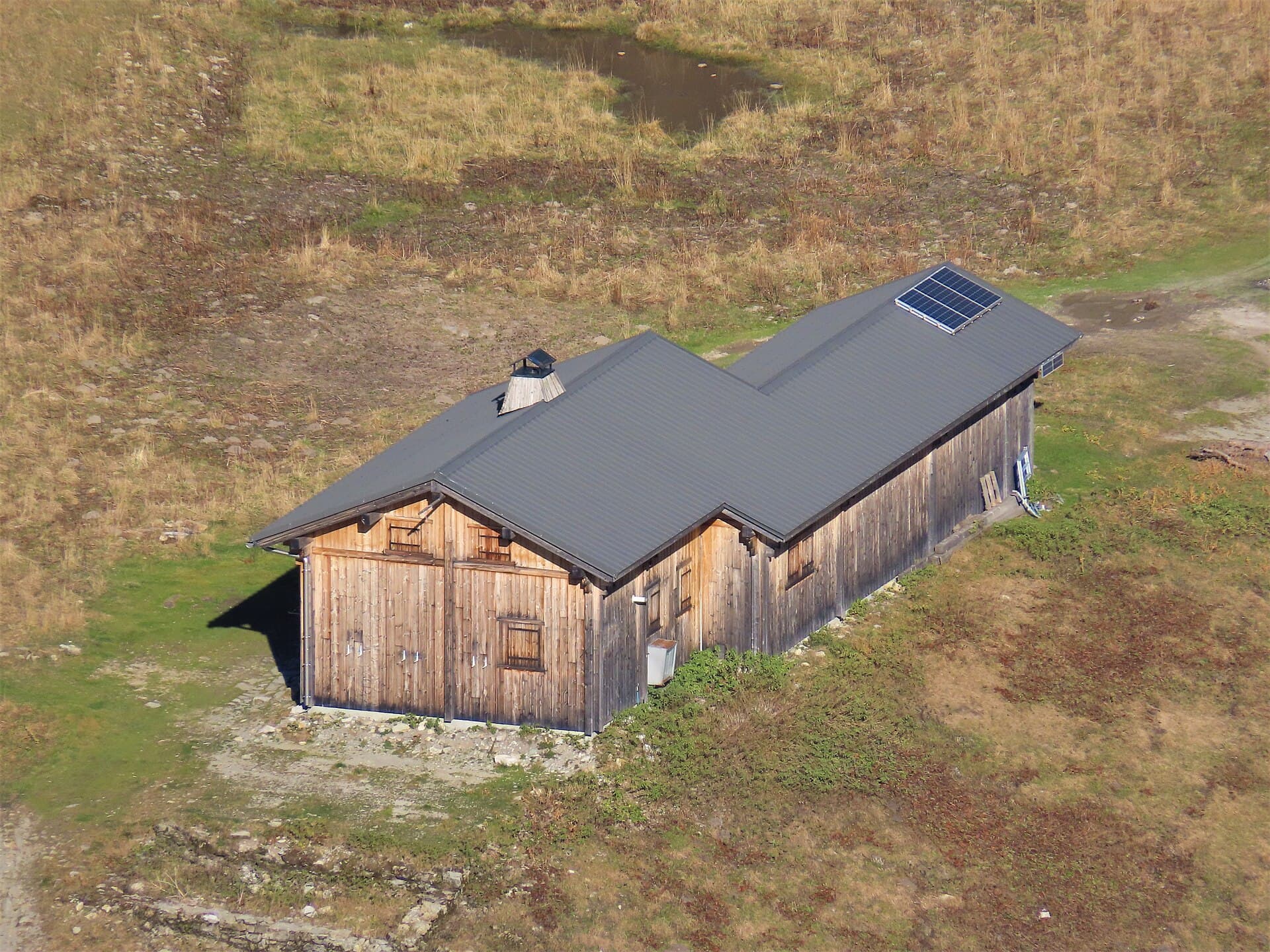 Refuge de Lessy (via Wikimedia Commons, CC BY-SA 4.0)