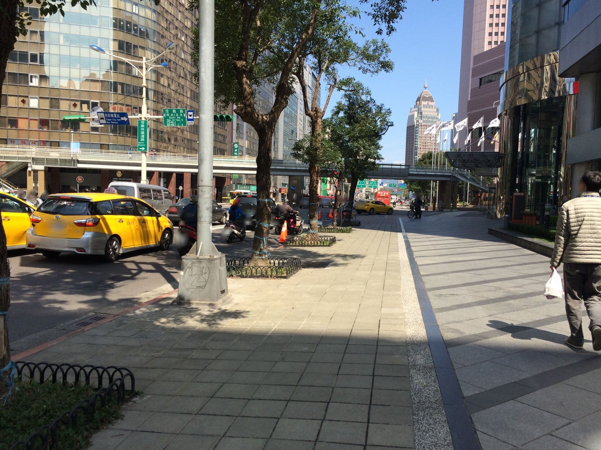 Street view near 雀客旅館 台北信義, Taipei — © shravan91 (CC BY-SA · Mapillary)