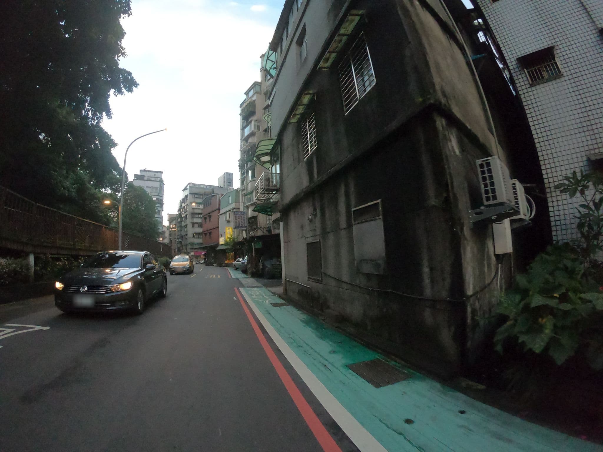 Street view near Ev8dhome Hostel, Taipei — © heretpe2019 (CC BY-SA · Mapillary)
