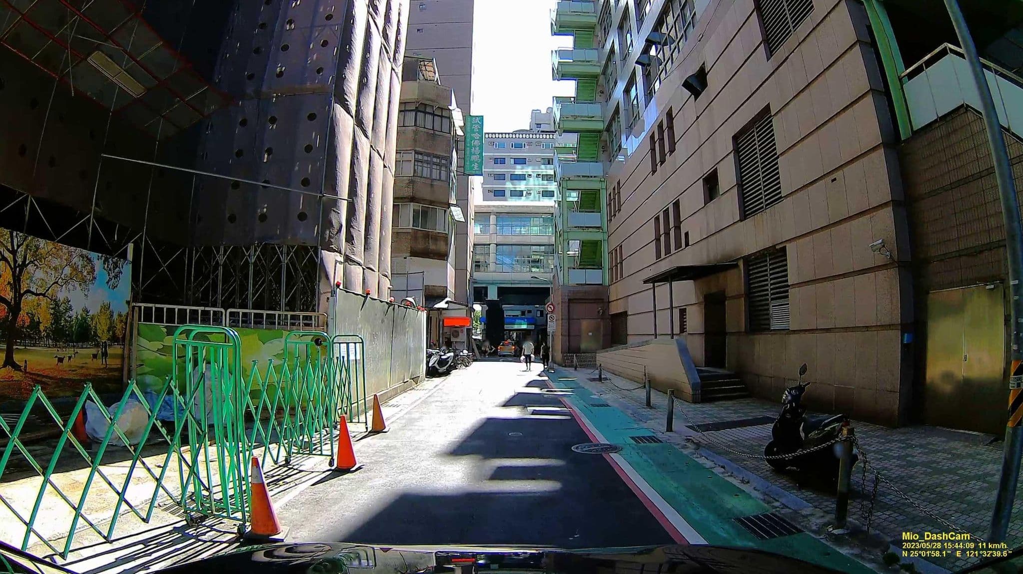 Street view near 富濠旅館有限公司, Taipei — © hcyen (CC BY-SA · Mapillary)
