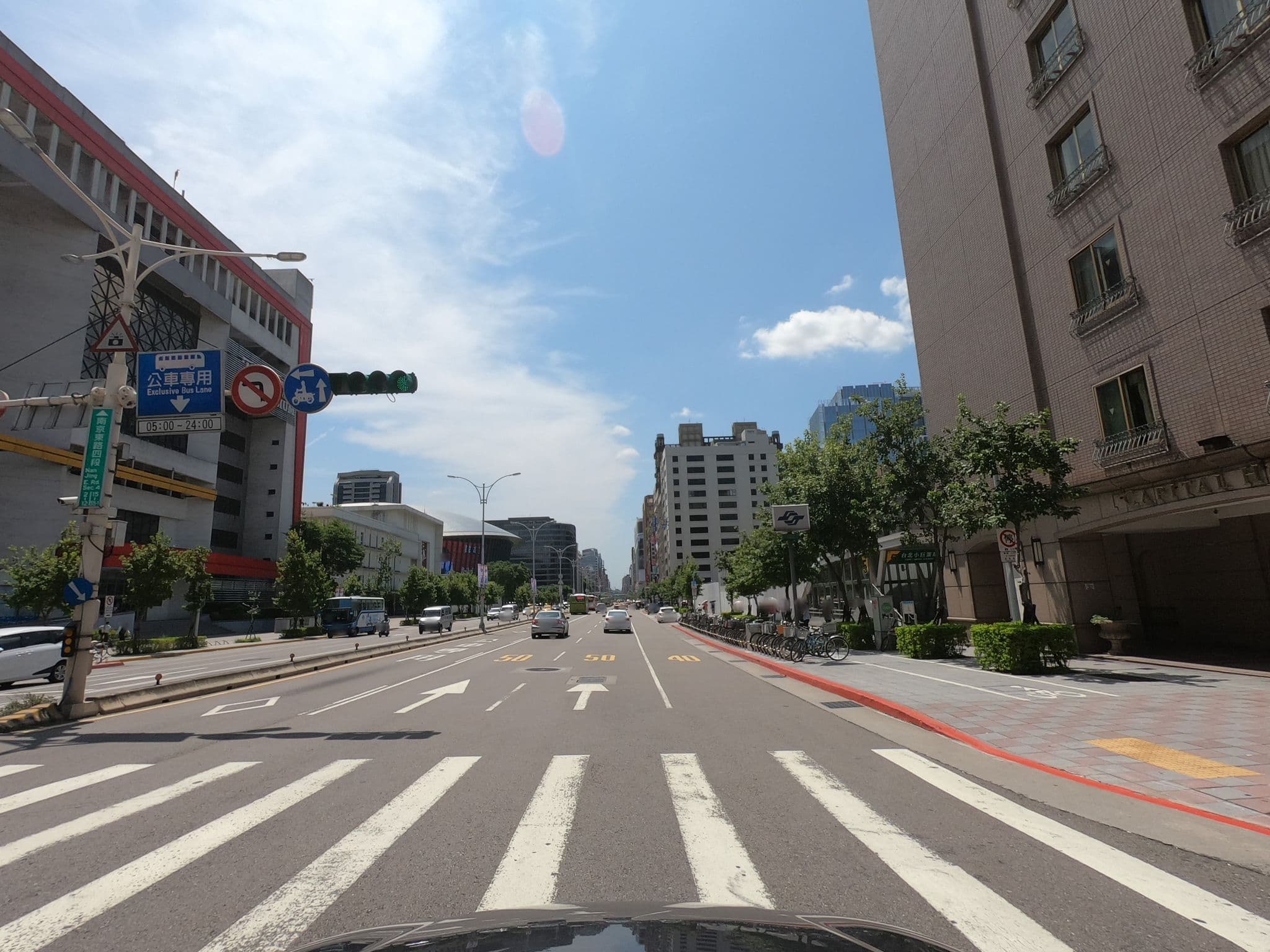 Street view near 唯客樂飯店Waikoloa Hotel, Taipei — © raymond2828520 (CC BY-SA · Mapillary)