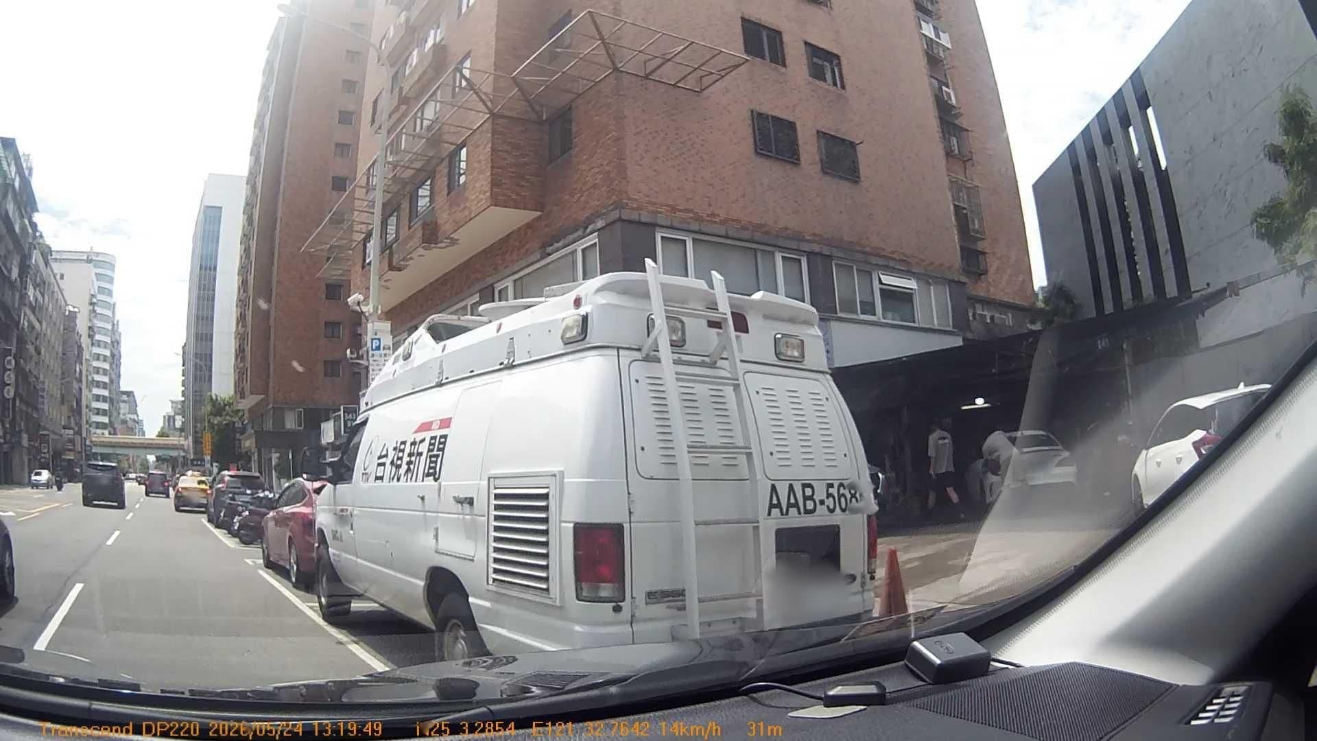 Street view near 福華長春名苑, Taipei — © hcyen (CC BY-SA · Mapillary)