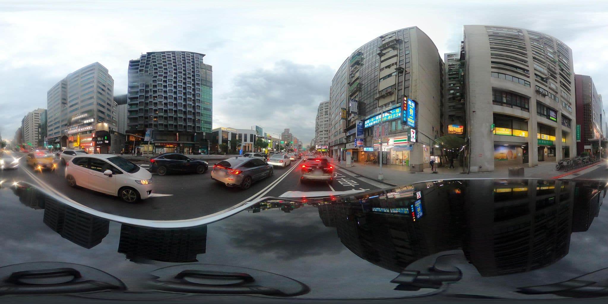 Street view near 世貿大飯店, Taipei — © lisbethw1130 (CC BY-SA · Mapillary)