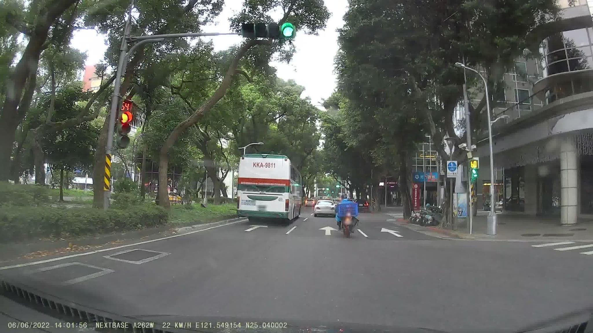 Street view near Sweet Home Hostel Taipei, Taipei — © andy123456389 (CC BY-SA · Mapillary)