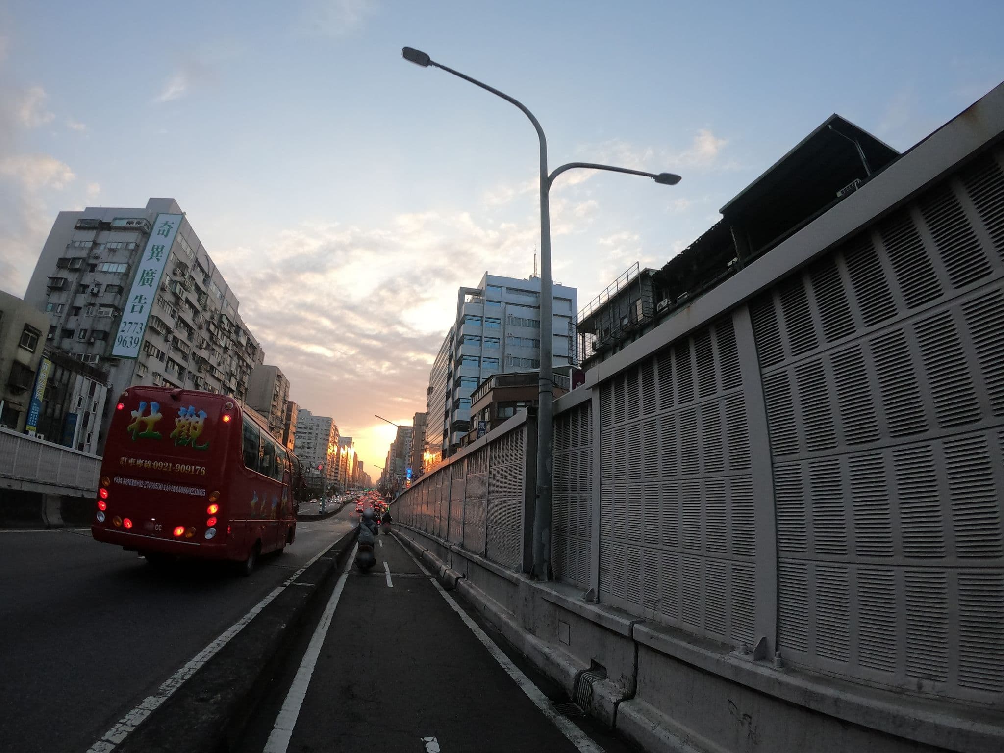 Street view near 惠安賓館, Neihu — © heretpe2019 (CC BY-SA · Mapillary)