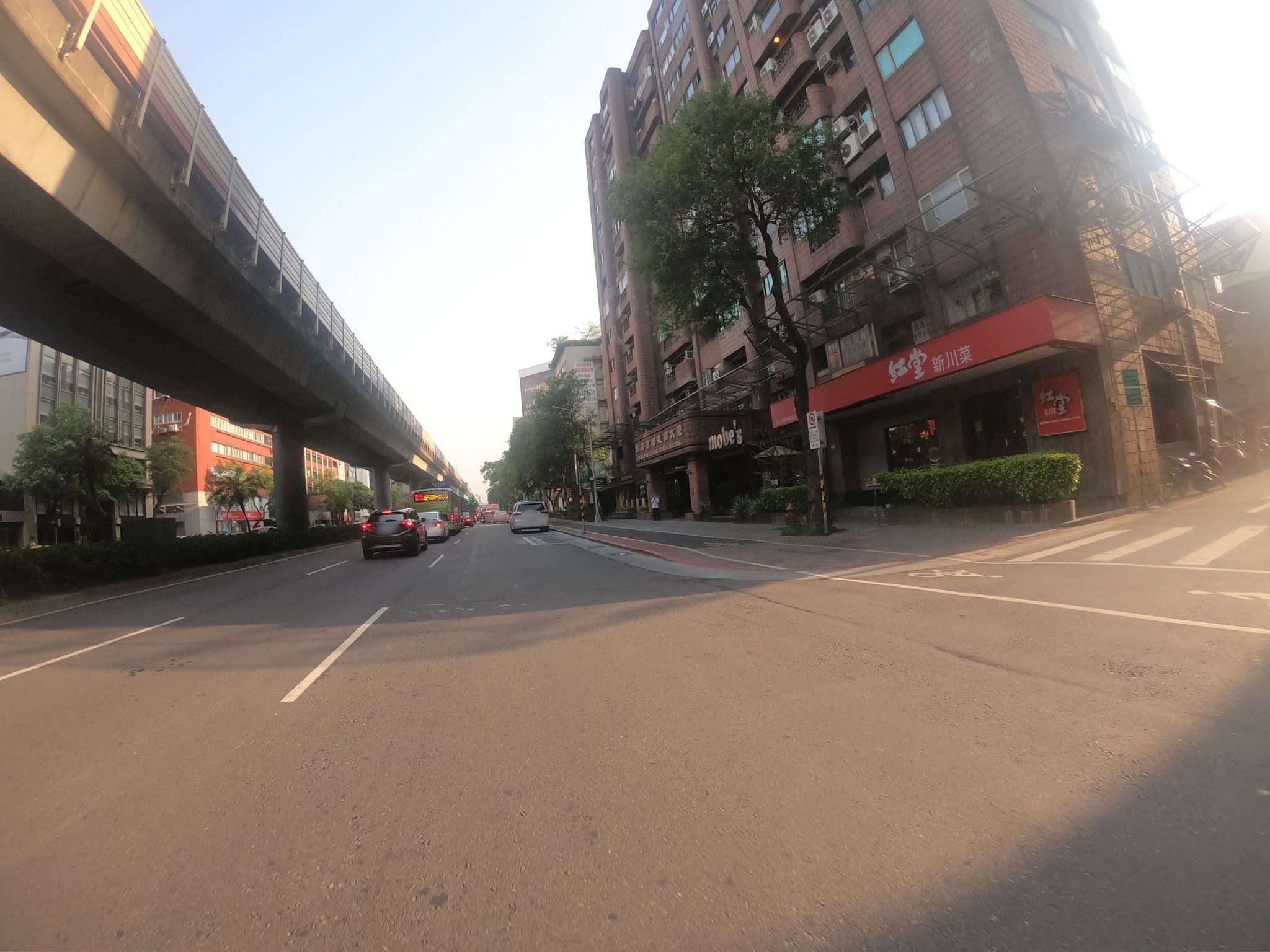 Street view near 新驛旅店(復興北路店), Taipei — © heretpe2019 (CC BY-SA · Mapillary)