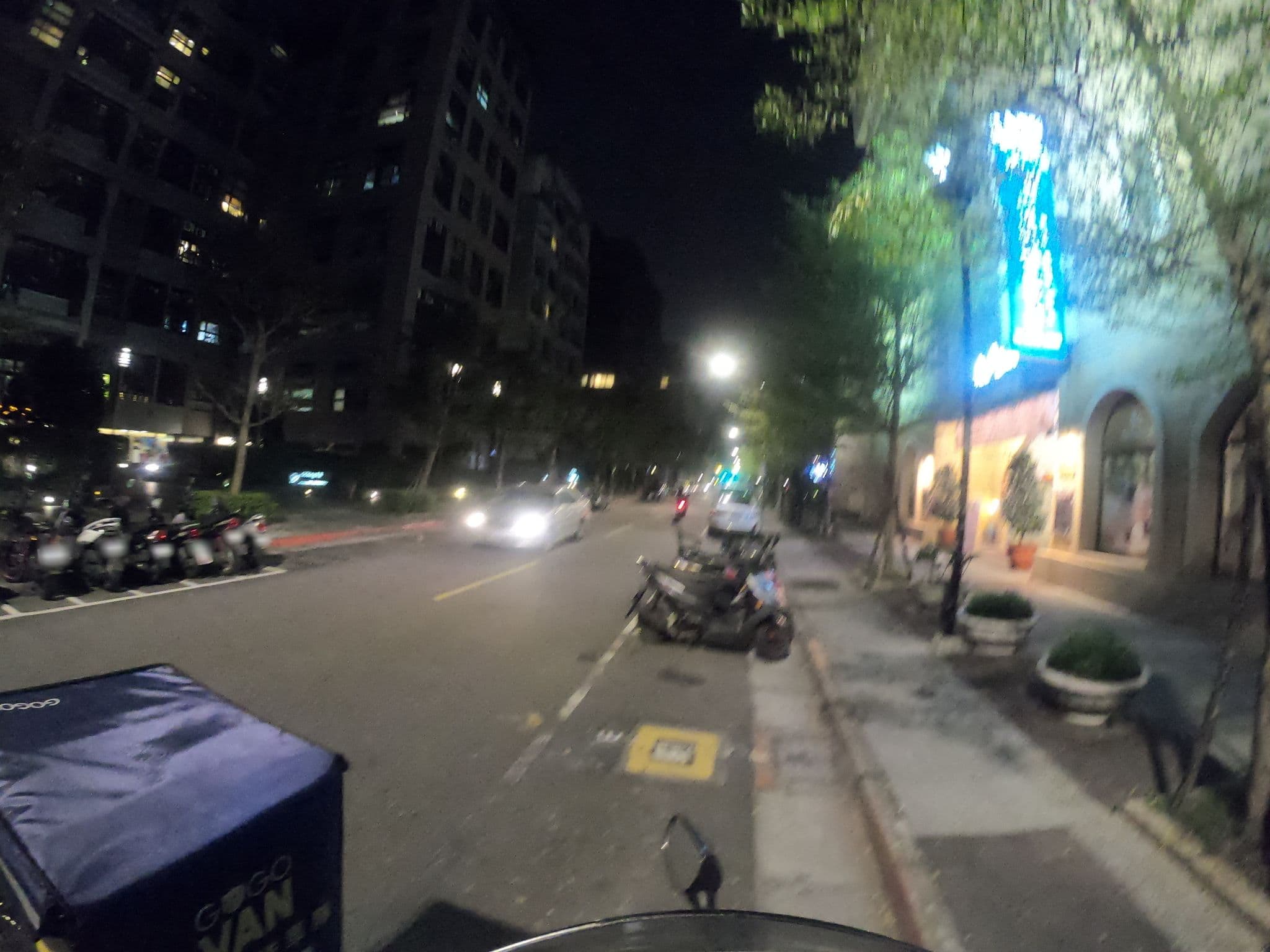 Street view near 莎多堡奇幻旅館, Neihu — © heretpe2019 (CC BY-SA · Mapillary)