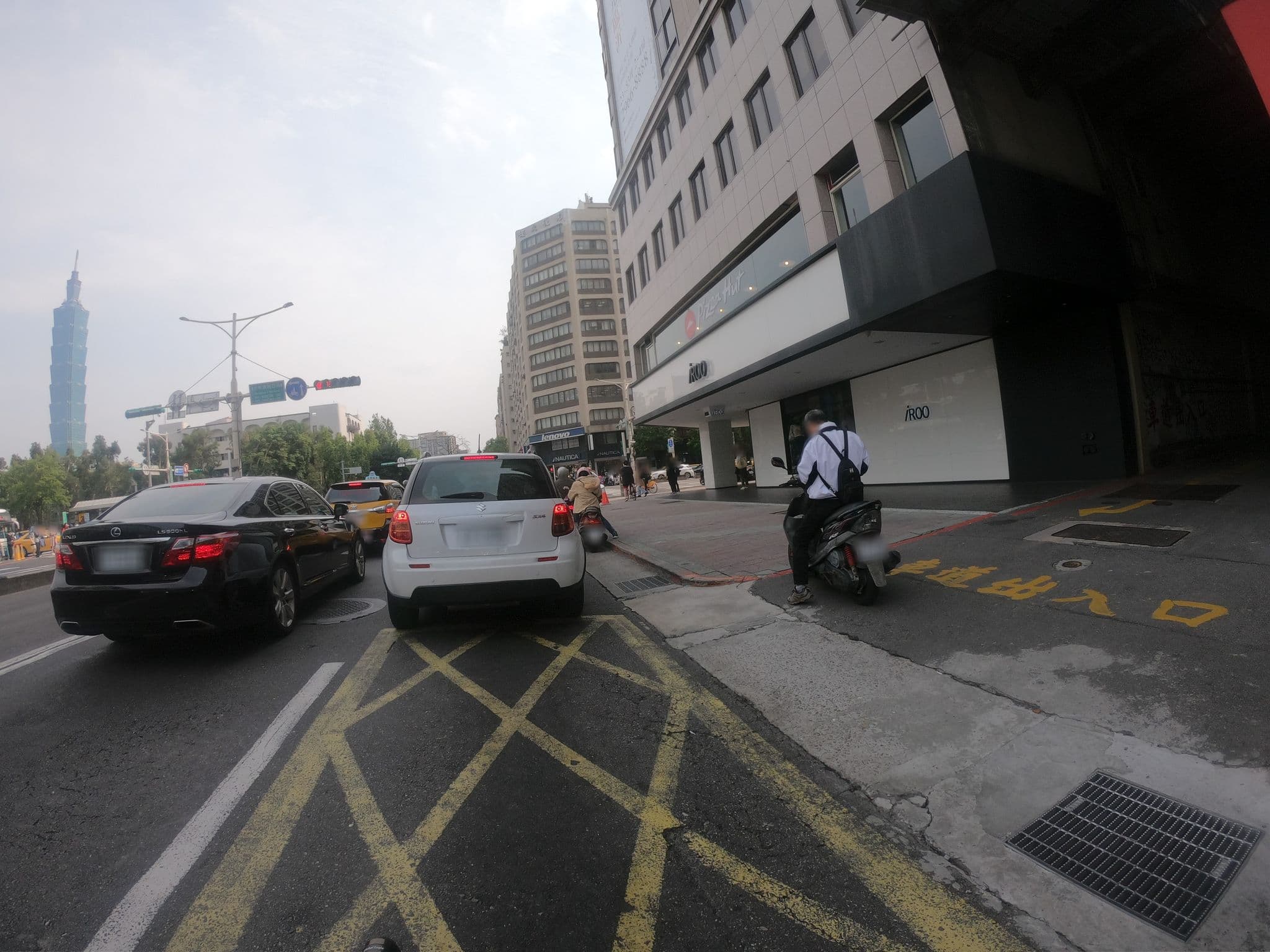 Street view near 國聯飯店 United Hotel, Taipei — © heretpe2019 (CC BY-SA · Mapillary)