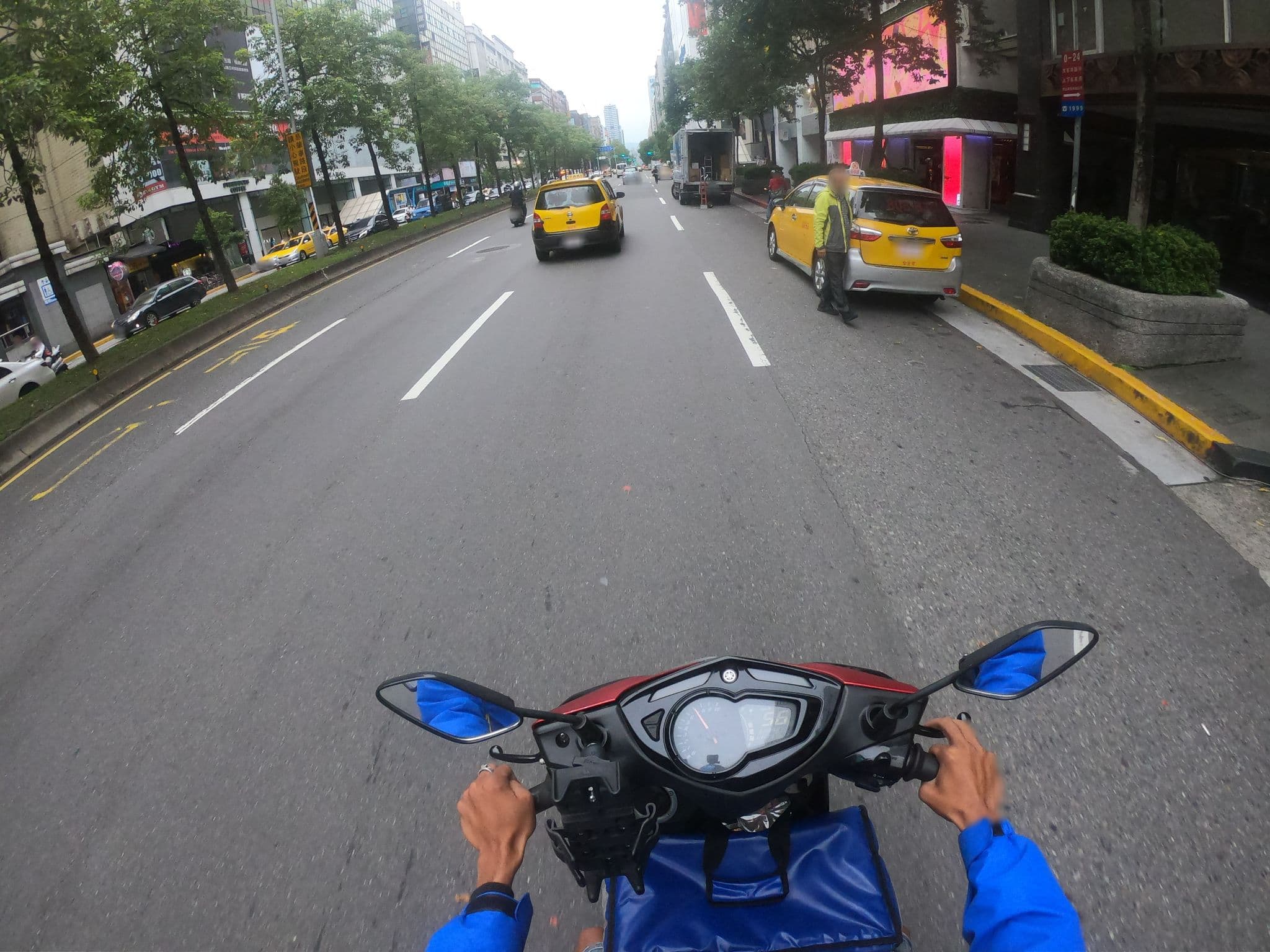 Street view near 神旺大飯店 San Want Hotel, Taipei — © heretpe2019 (CC BY-SA · Mapillary)