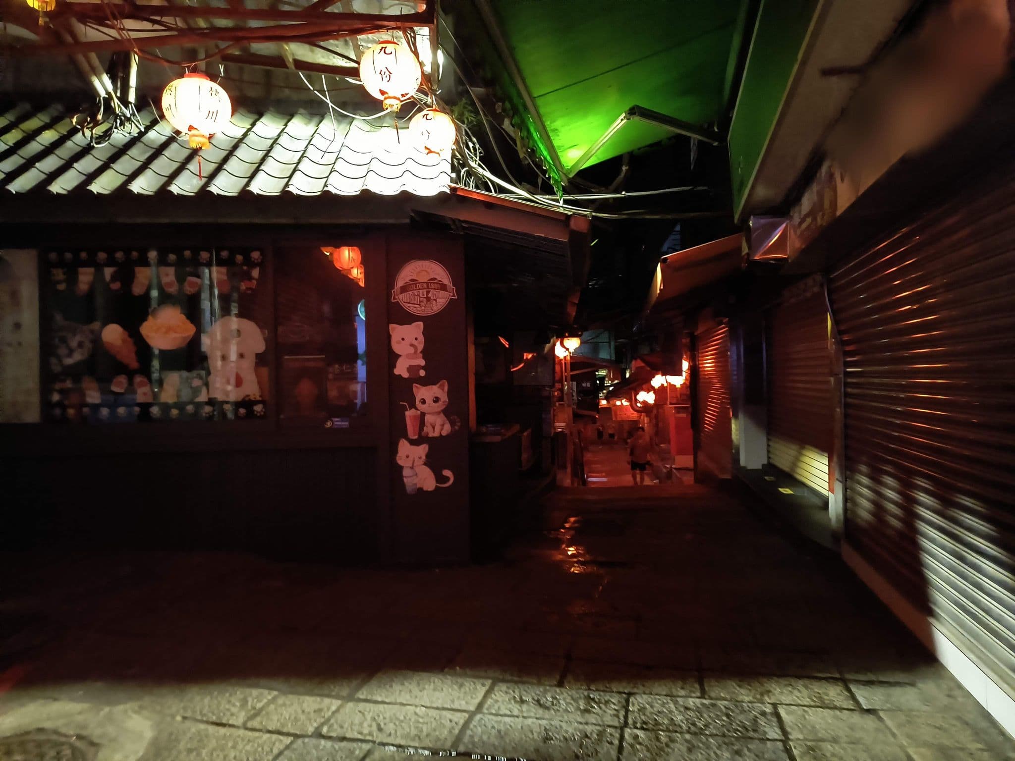 Street view near 施家民宿, Jiufen — © mapeadora (CC BY-SA · Mapillary)