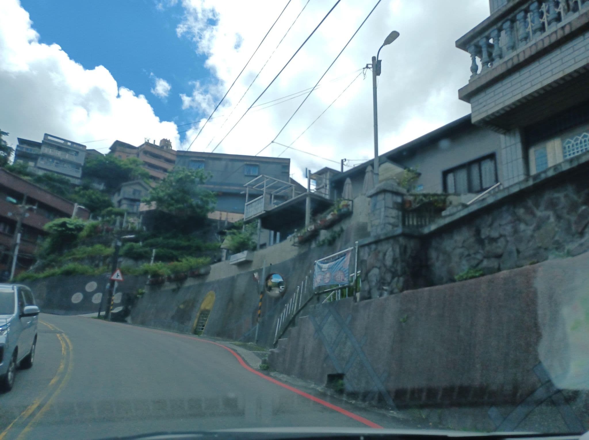 Street view near Windsor Han Guan, Jiufen — © lisbethw1130 (CC BY-SA · Mapillary)