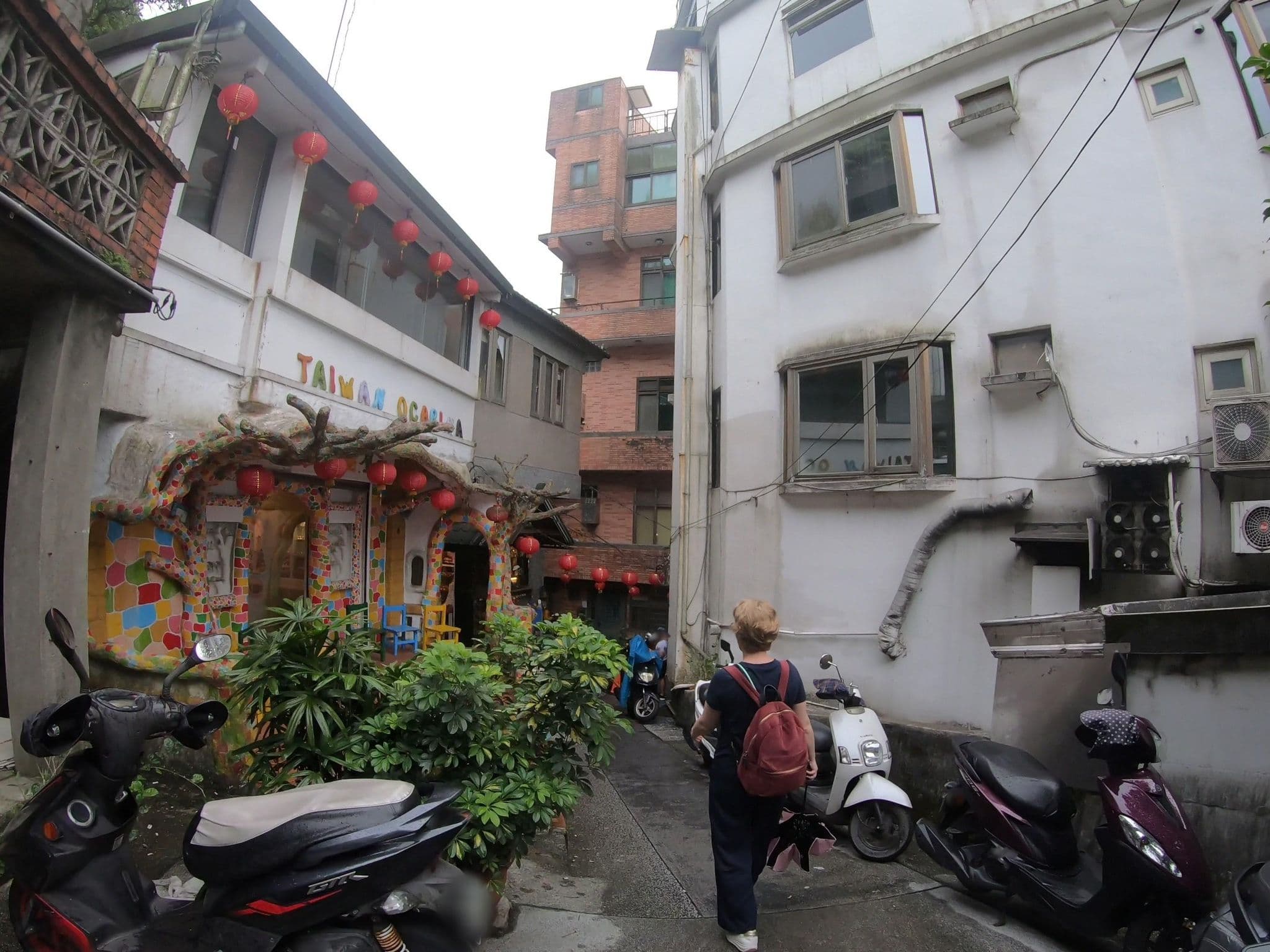 Street view near 途中．九彬 國際青年旅舎 背包客 On My Way．jiufen Hostel & Backpacker, Jiufen — © algirdasc (CC BY-SA · Mapillary)