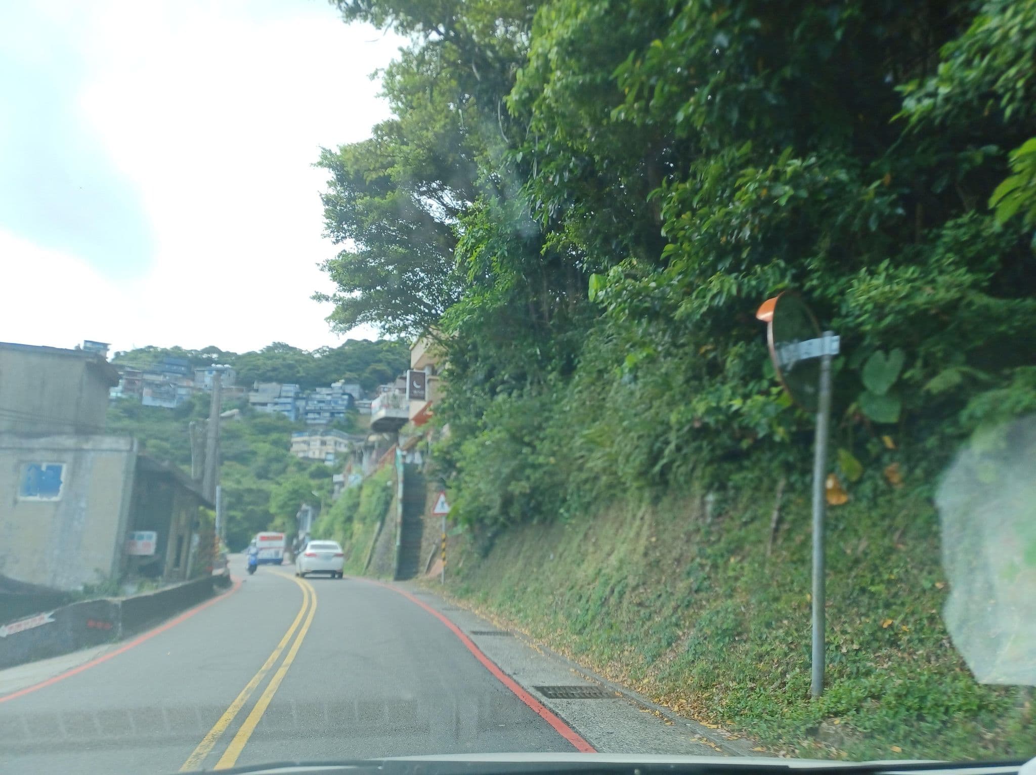 Street view near 黑雄好眠九份站, Jiufen — © lisbethw1130 (CC BY-SA · Mapillary)
