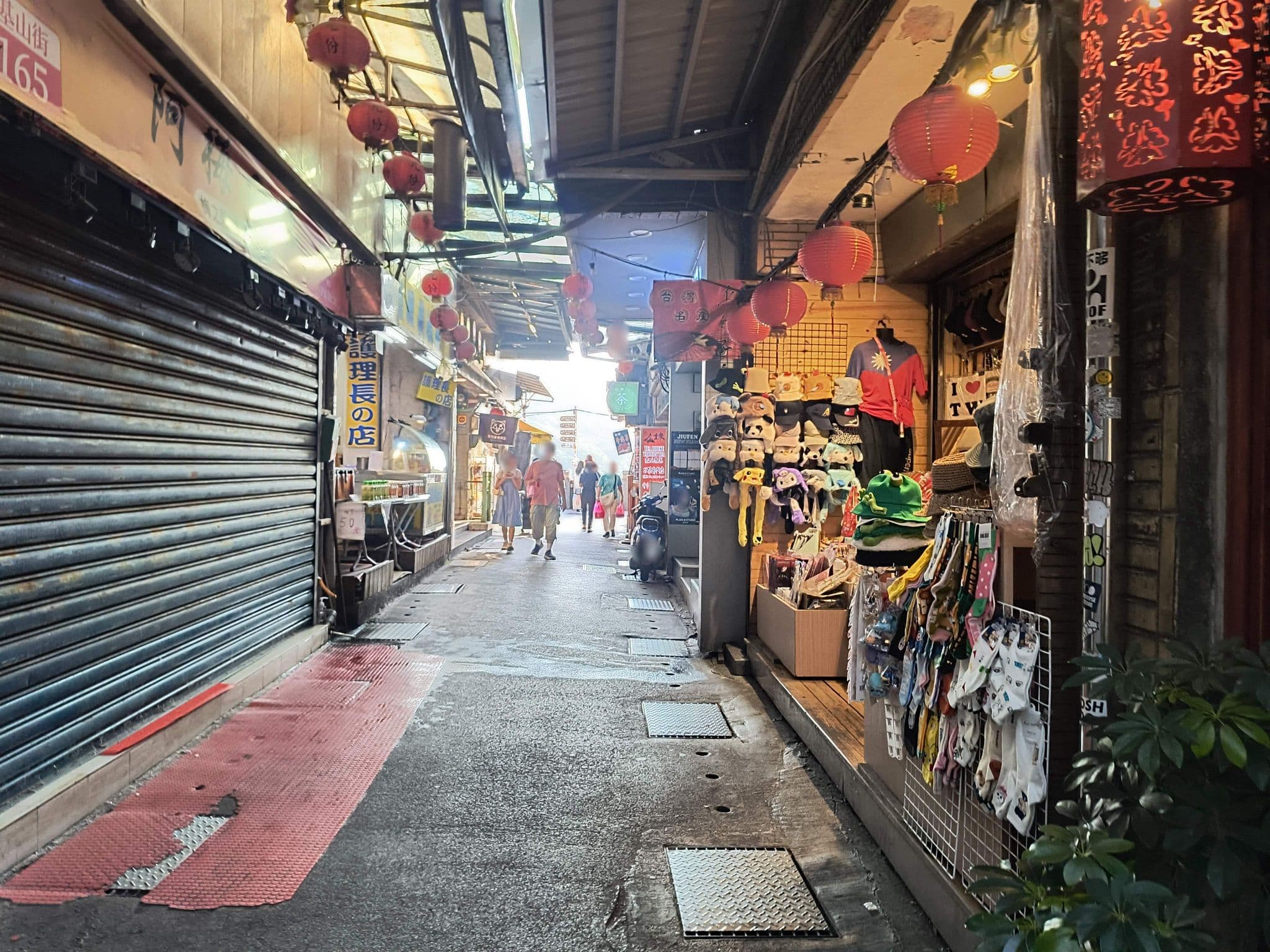 Street view near 溫莎堡香草花園民宿, Jiufen — © mapeadora (CC BY-SA · Mapillary)