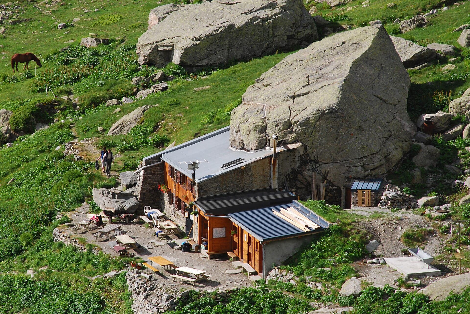 Refuge de la Pierre à Bérard (via Wikimedia Commons, CC BY-SA 3.0)