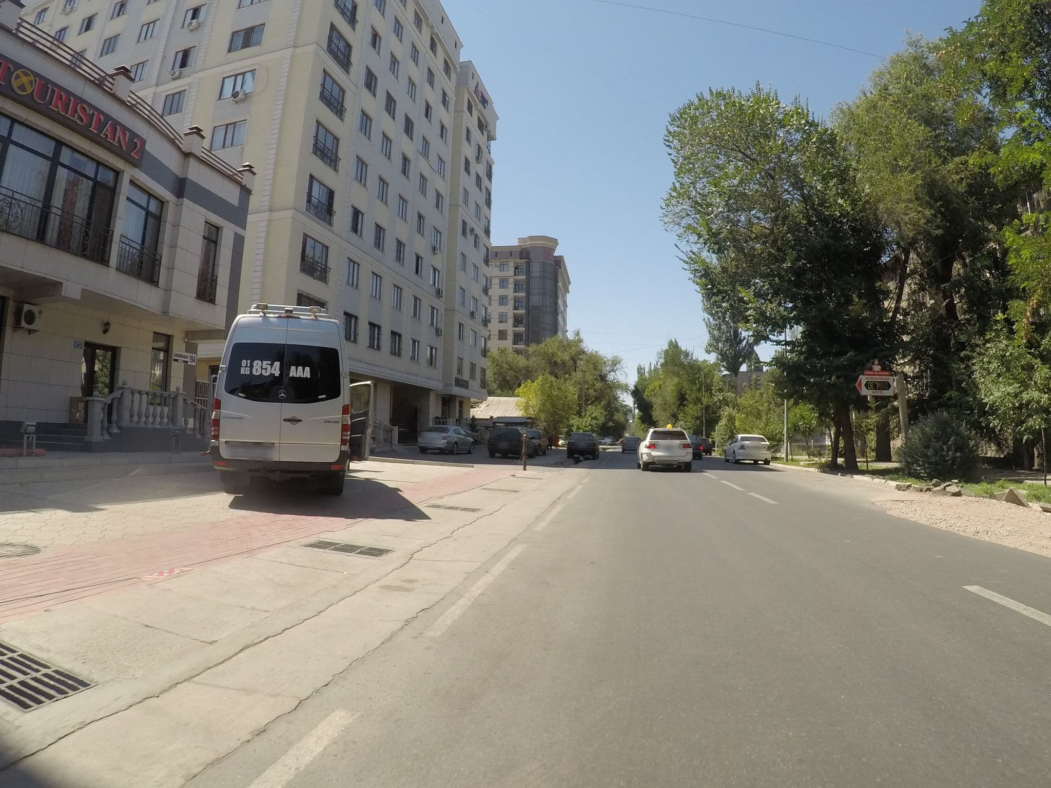 Street view near De’mar hotel, Bishkek — © chrisbeddow (CC BY-SA · Mapillary)