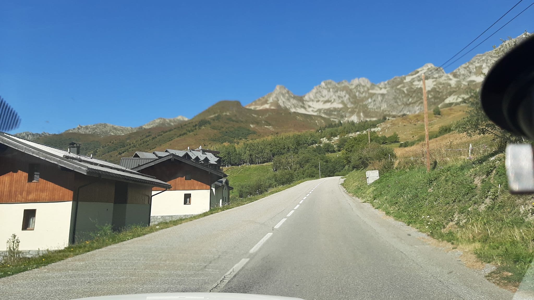 Street view near Les Mouflons, Saint-Rémy-de-Maurienne — © alexmodesto73 (CC BY-SA · Mapillary)