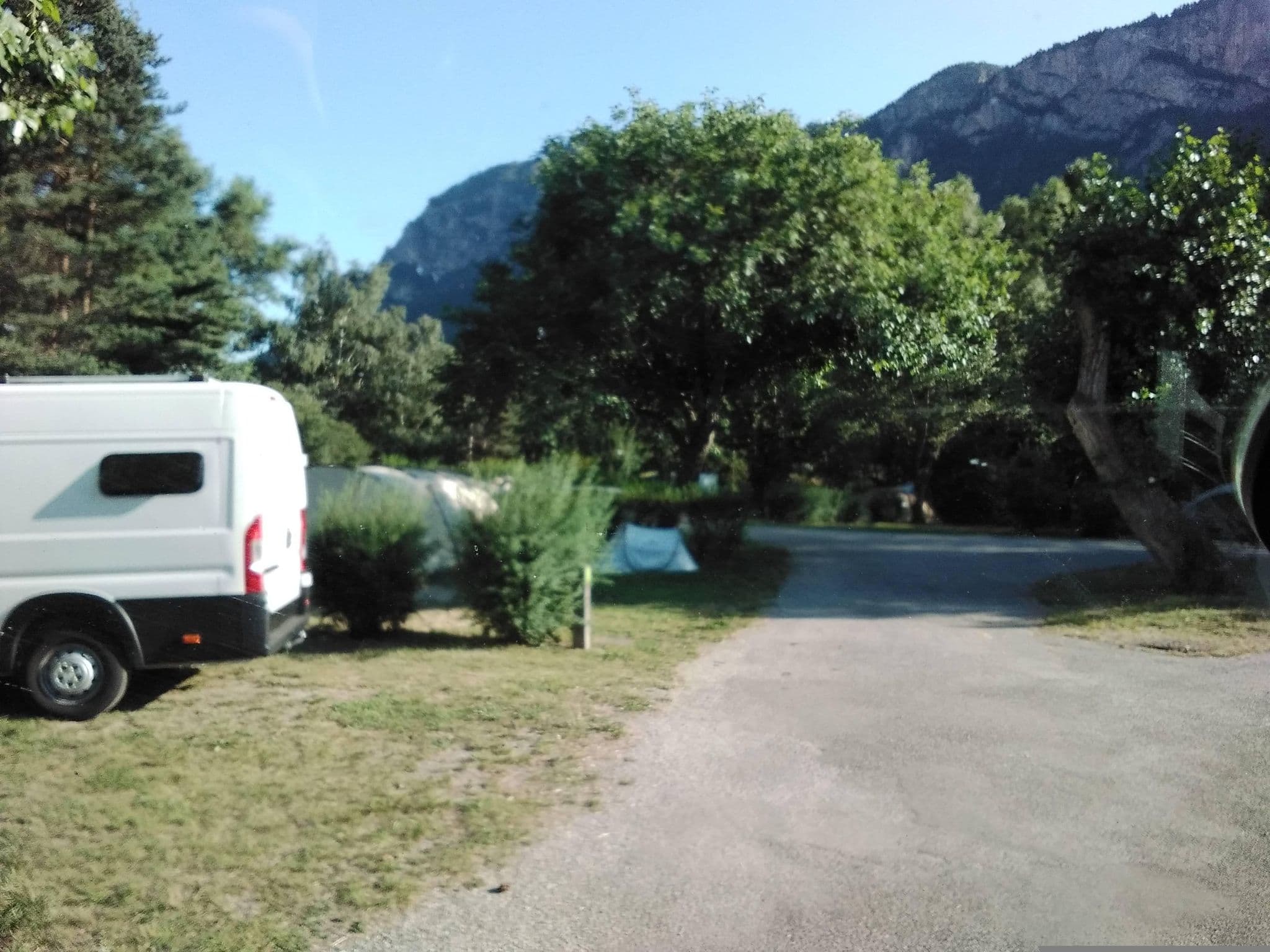 Street view near Camping des Ecrins, Saint-Martin-de-Queyrières — © mprins (CC BY-SA · Mapillary)