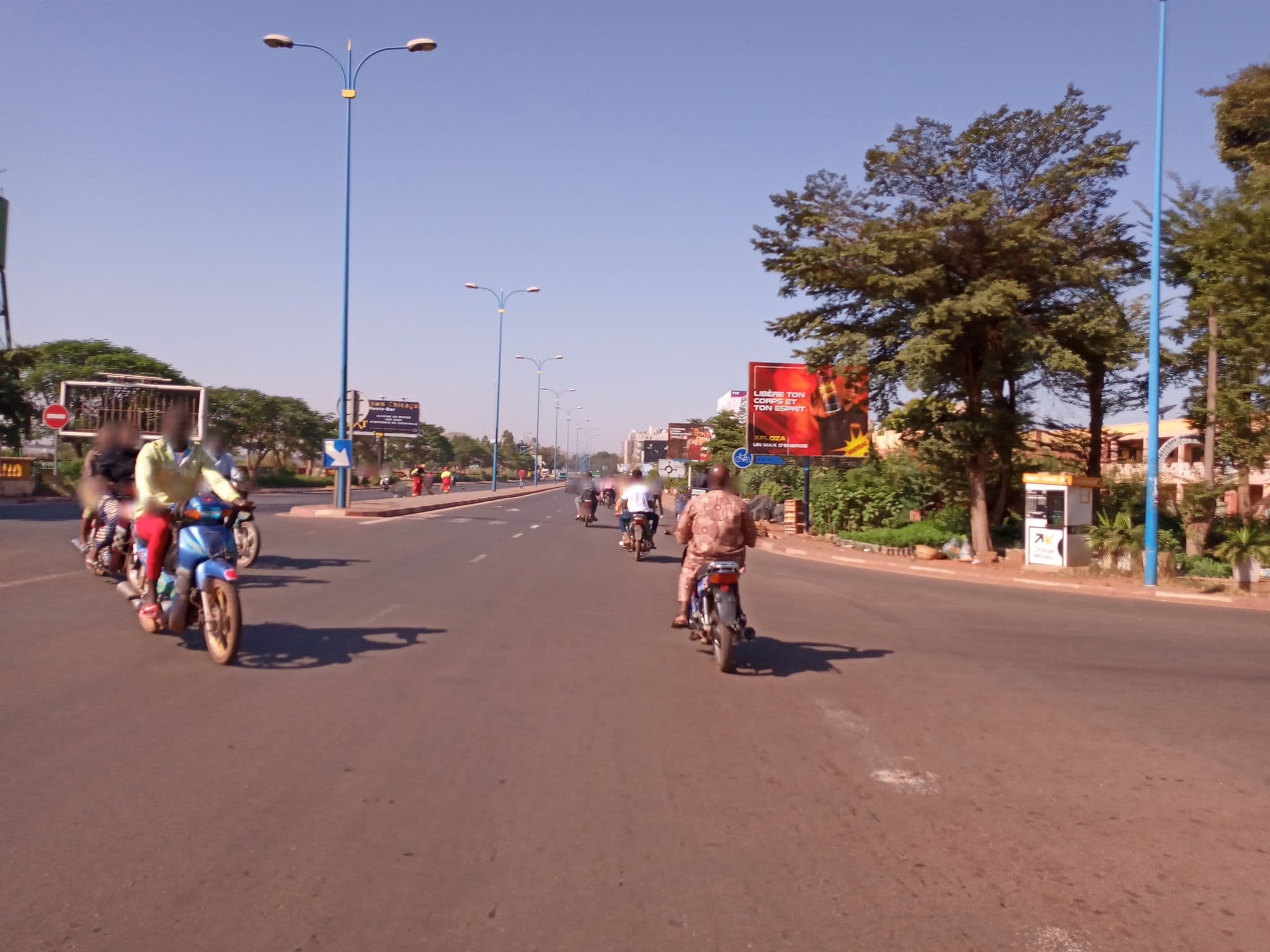 Street view near Hotel Laïco El Farouk, Bamako — © lassine77 (CC BY-SA · Mapillary)