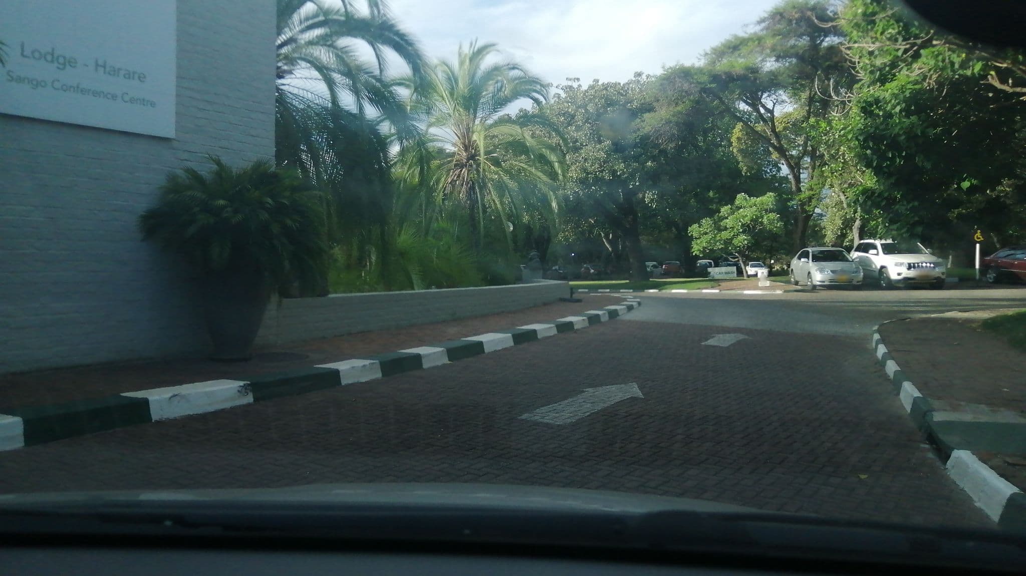 Street view near Cresta Lodge Harare, Harare — © sadombaj (CC BY-SA · Mapillary)
