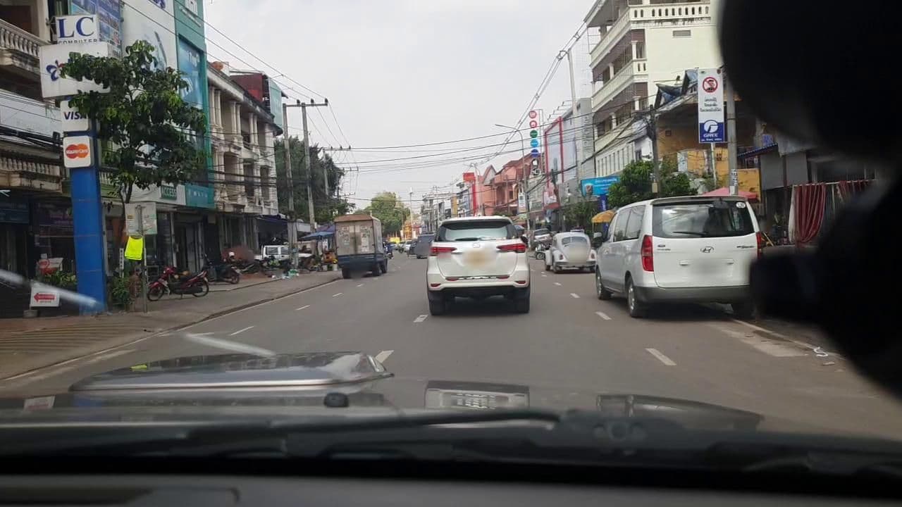 Street view near Budchadakham Hotel @laos, Vientiane — © roadroid (CC BY-SA · Mapillary)
