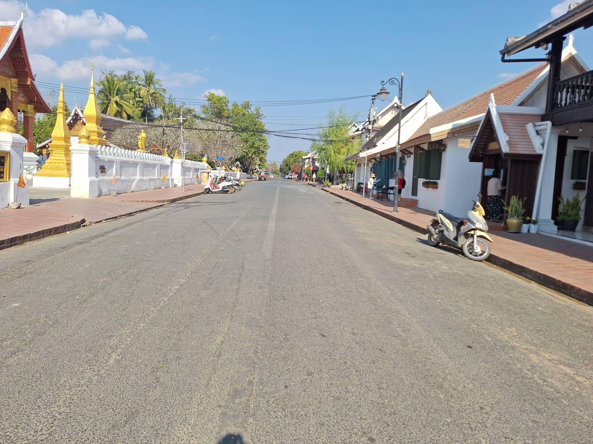 Street view near Villa Sane souk, Luang Prabang — © Oby (CC BY-SA · Mapillary)